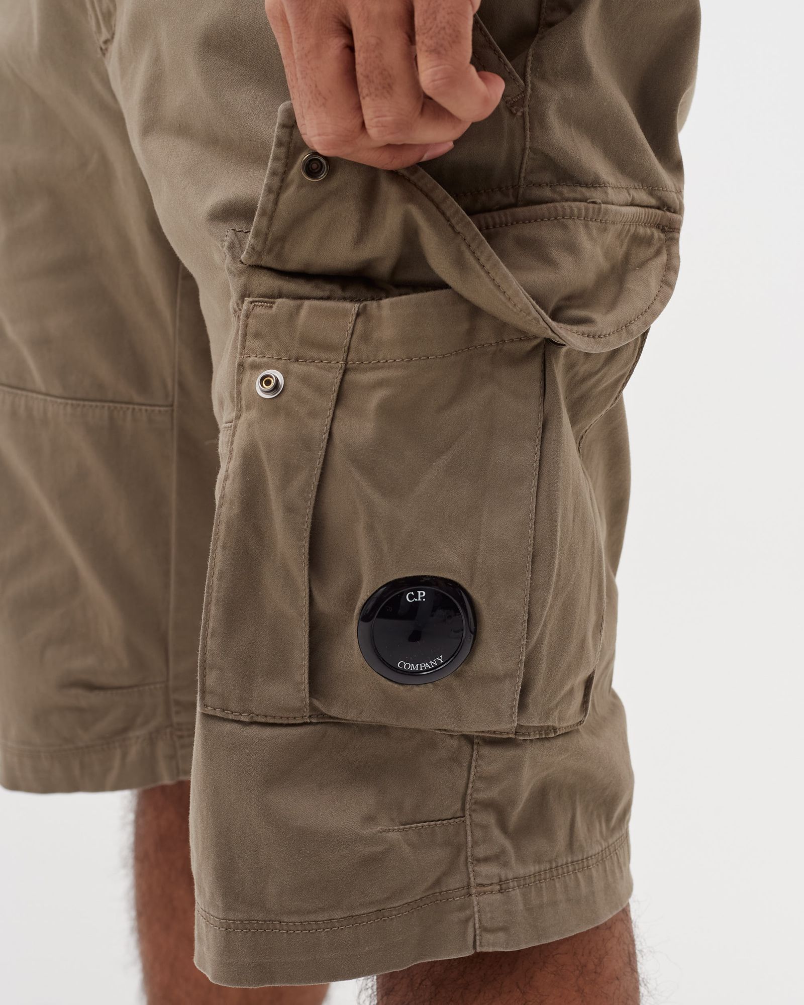 STRETCH SATEEN CARGO SHORTS