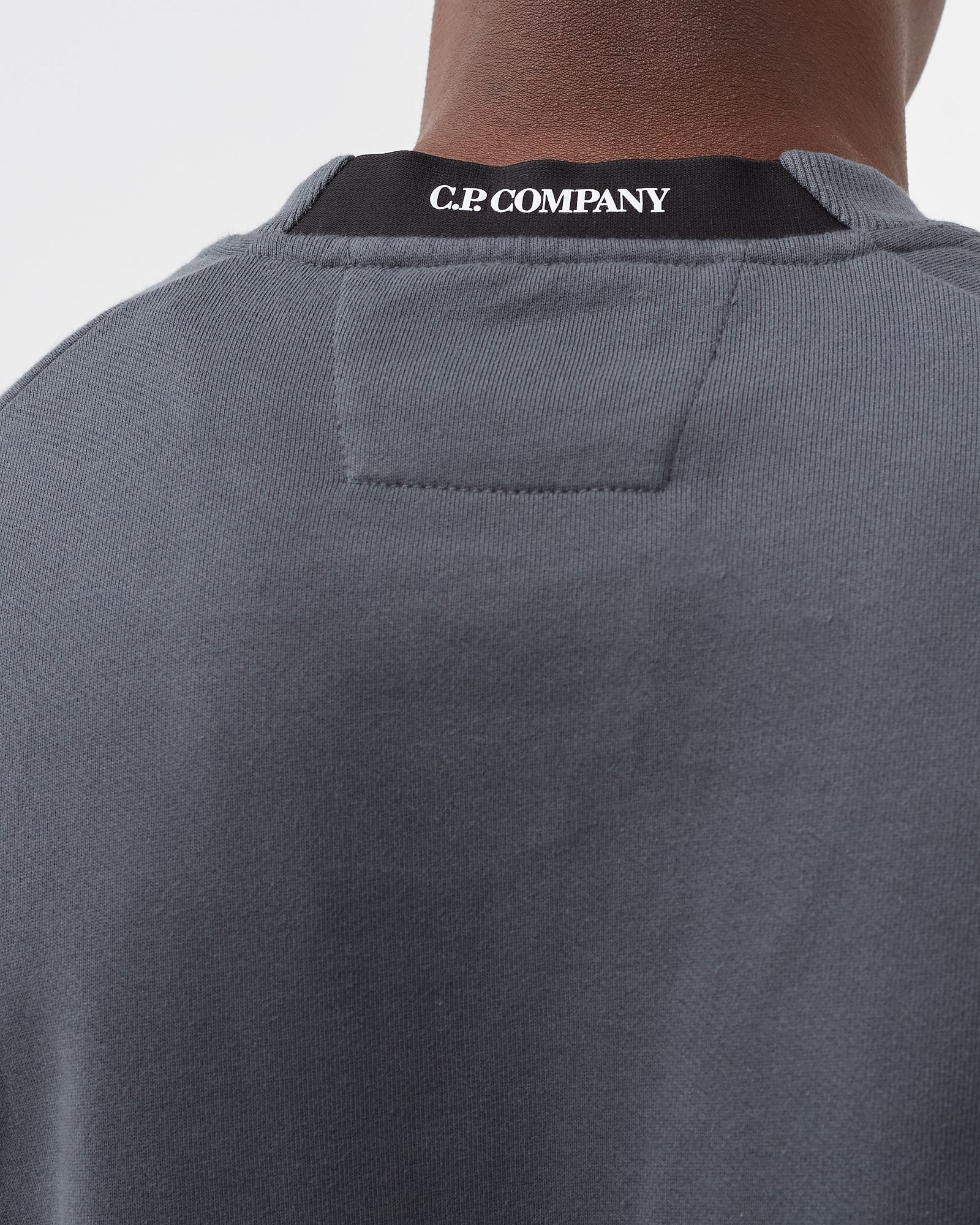 DIAGONAL RAISED FLEECE CREW NECK SWEATSHIRT