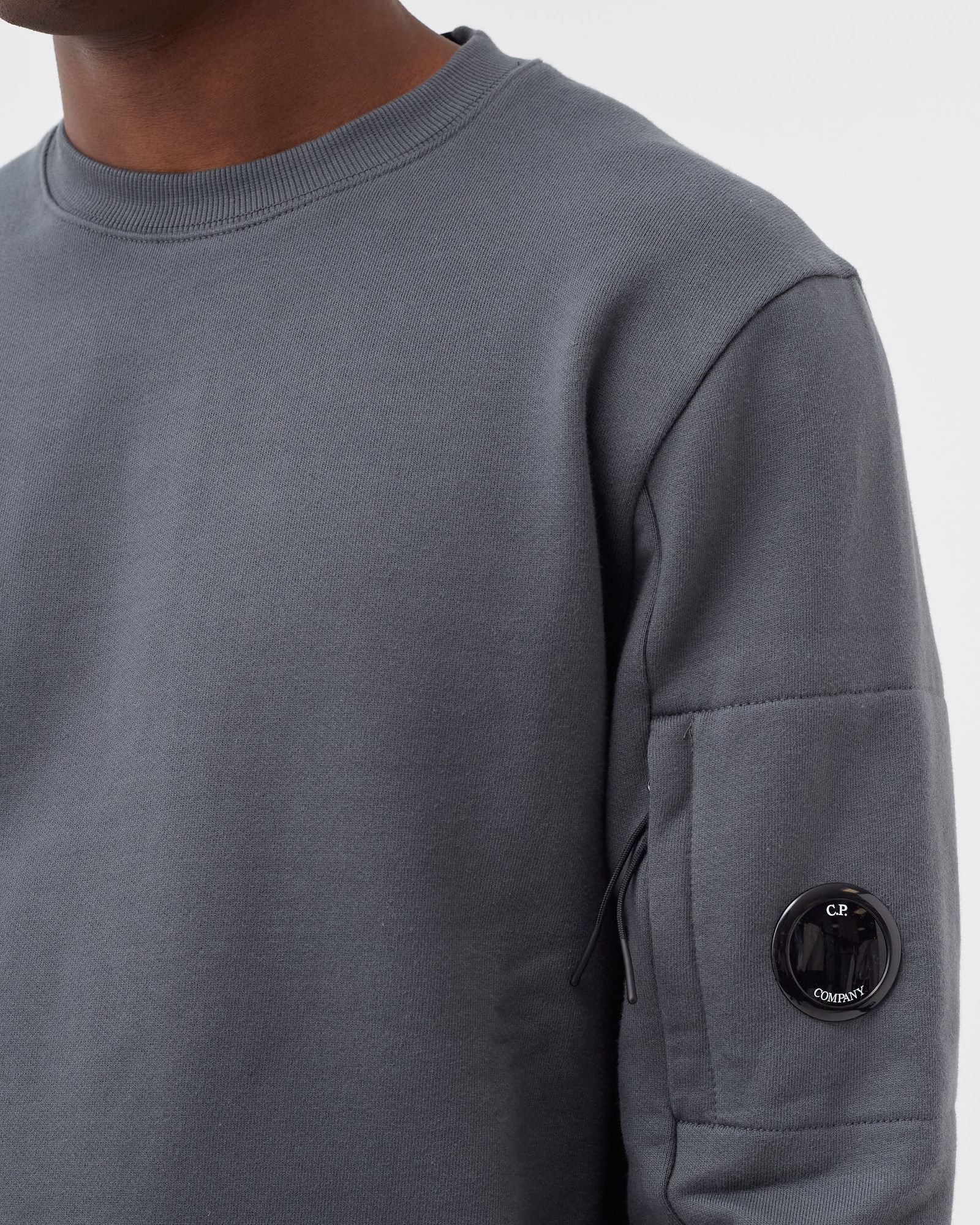 DIAGONAL RAISED FLEECE CREW NECK SWEATSHIRT