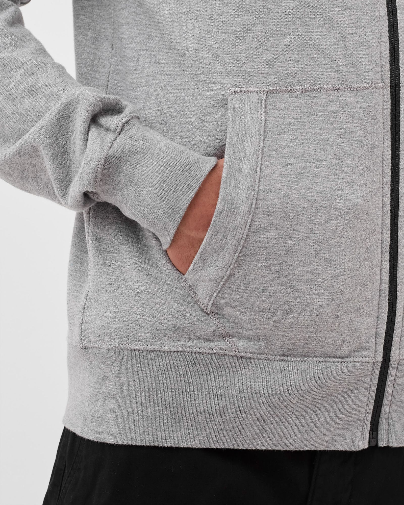 LIGHT FLEECE ZIPPED HOODIE