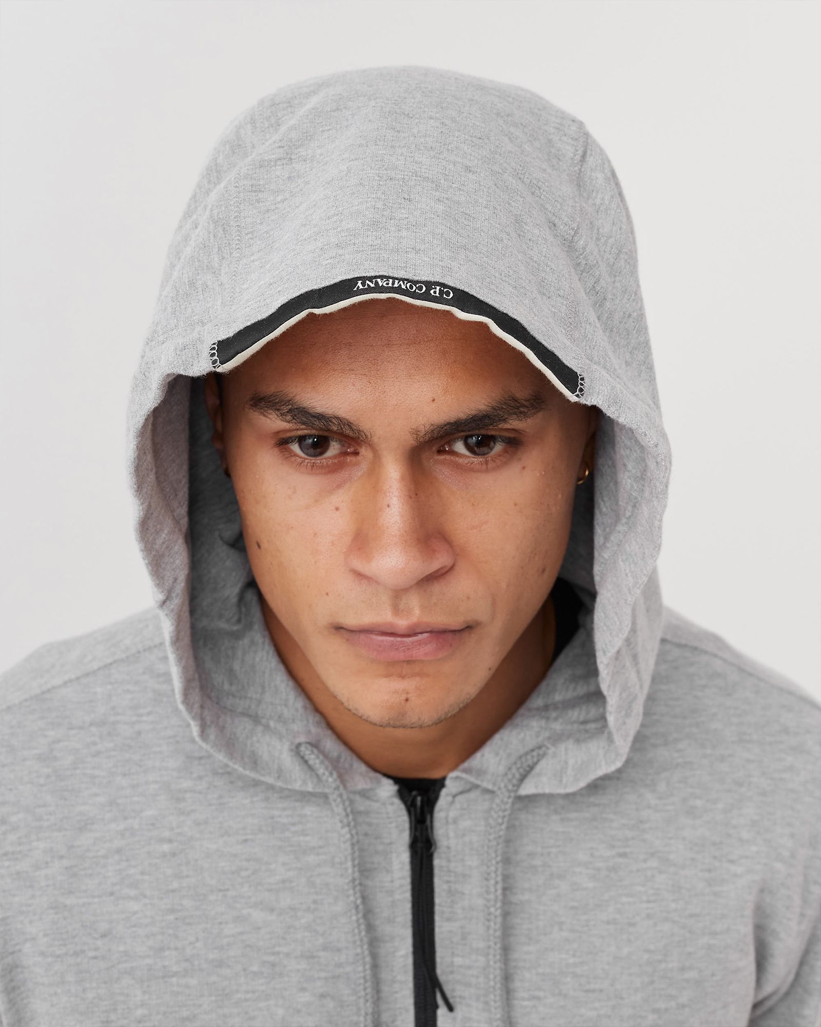 LIGHT FLEECE ZIPPED HOODIE