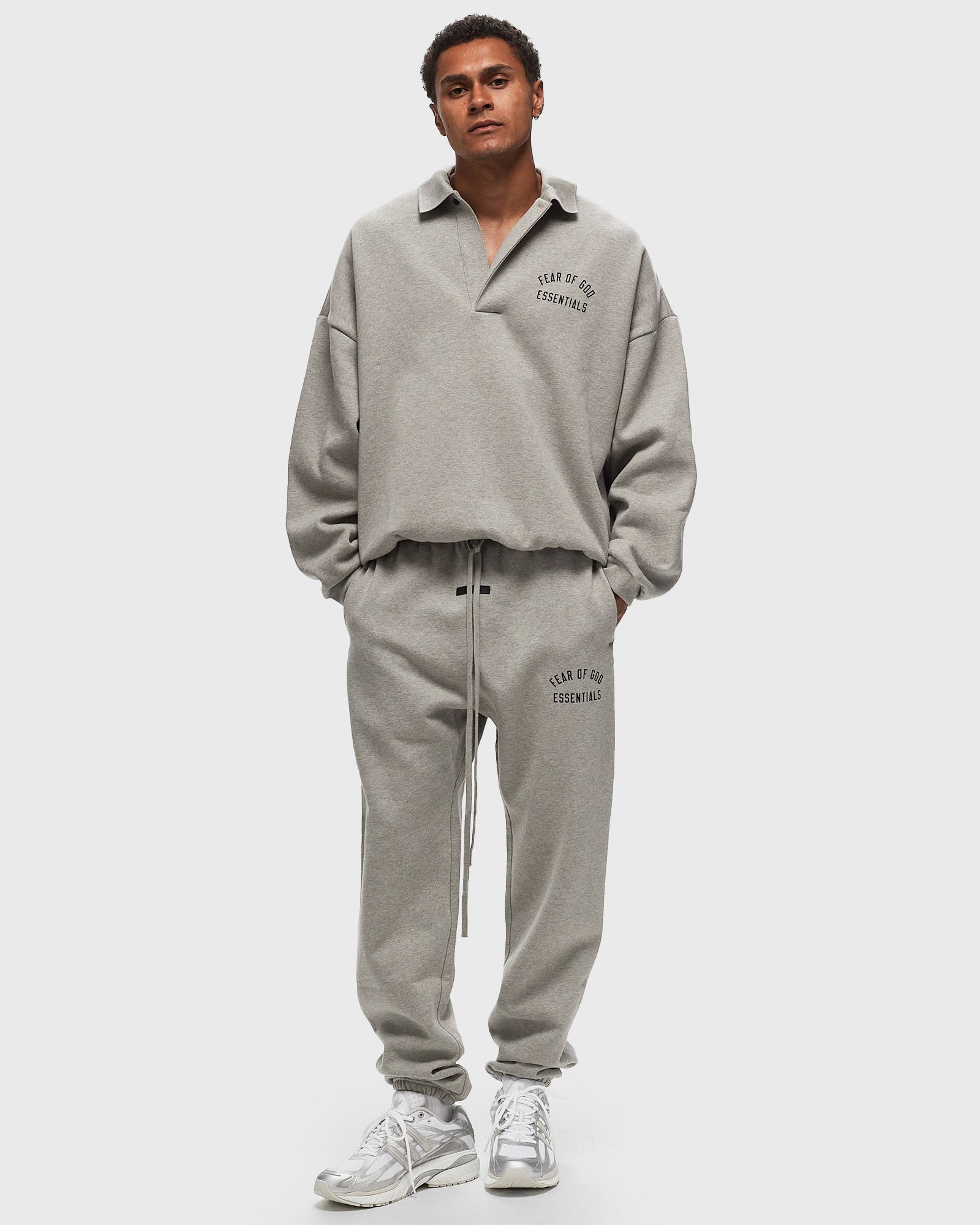 ボトムスその他 FEAR OF GOD SS25 CLASSIC SWEATPANT (130SP255443FW HH) Fear of God Essentials CLASSIC SWEATPANT Grey | BSTN Store