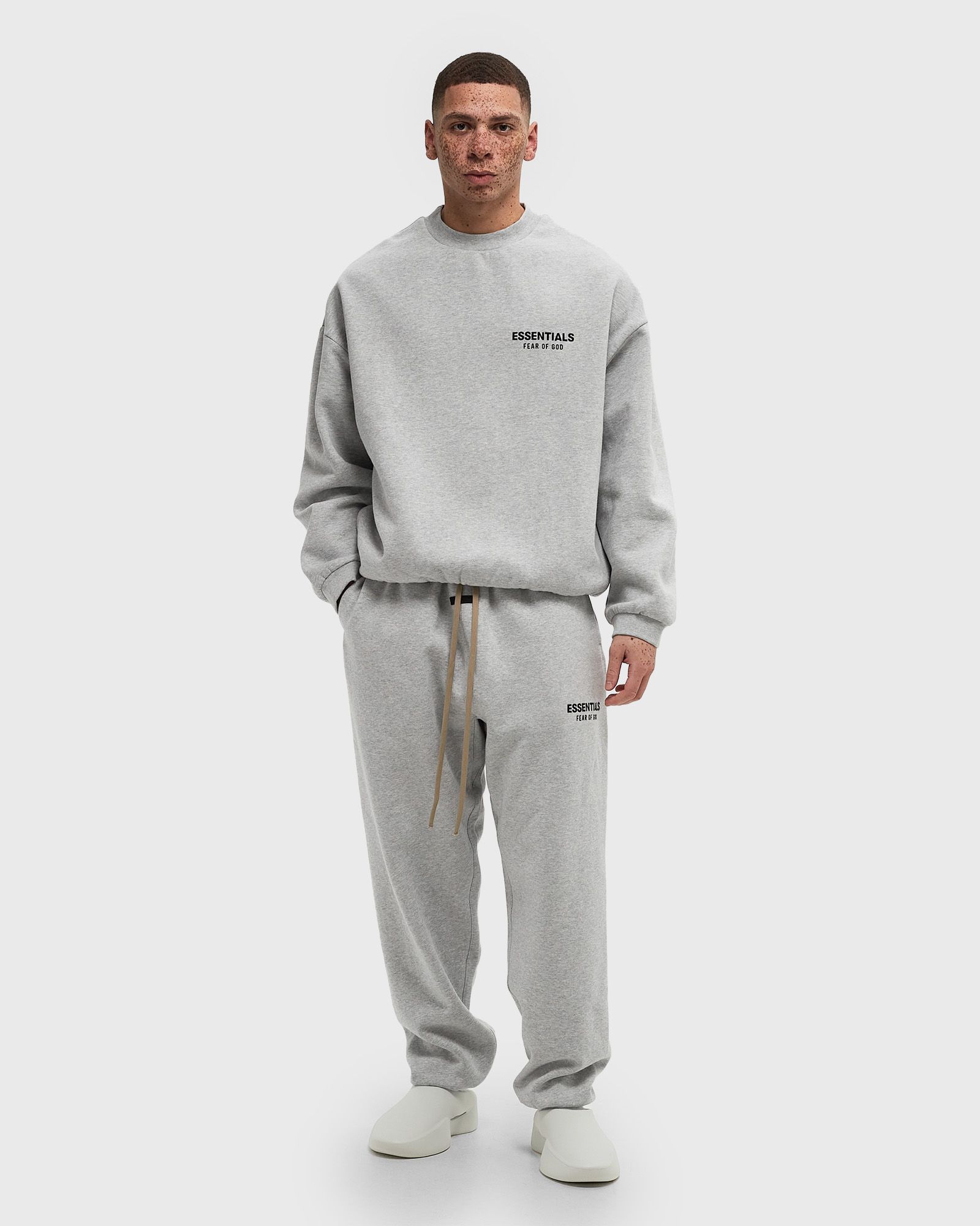 Fear of God Essentials FLEECE ESSENTIAL SWEATPANT Grey