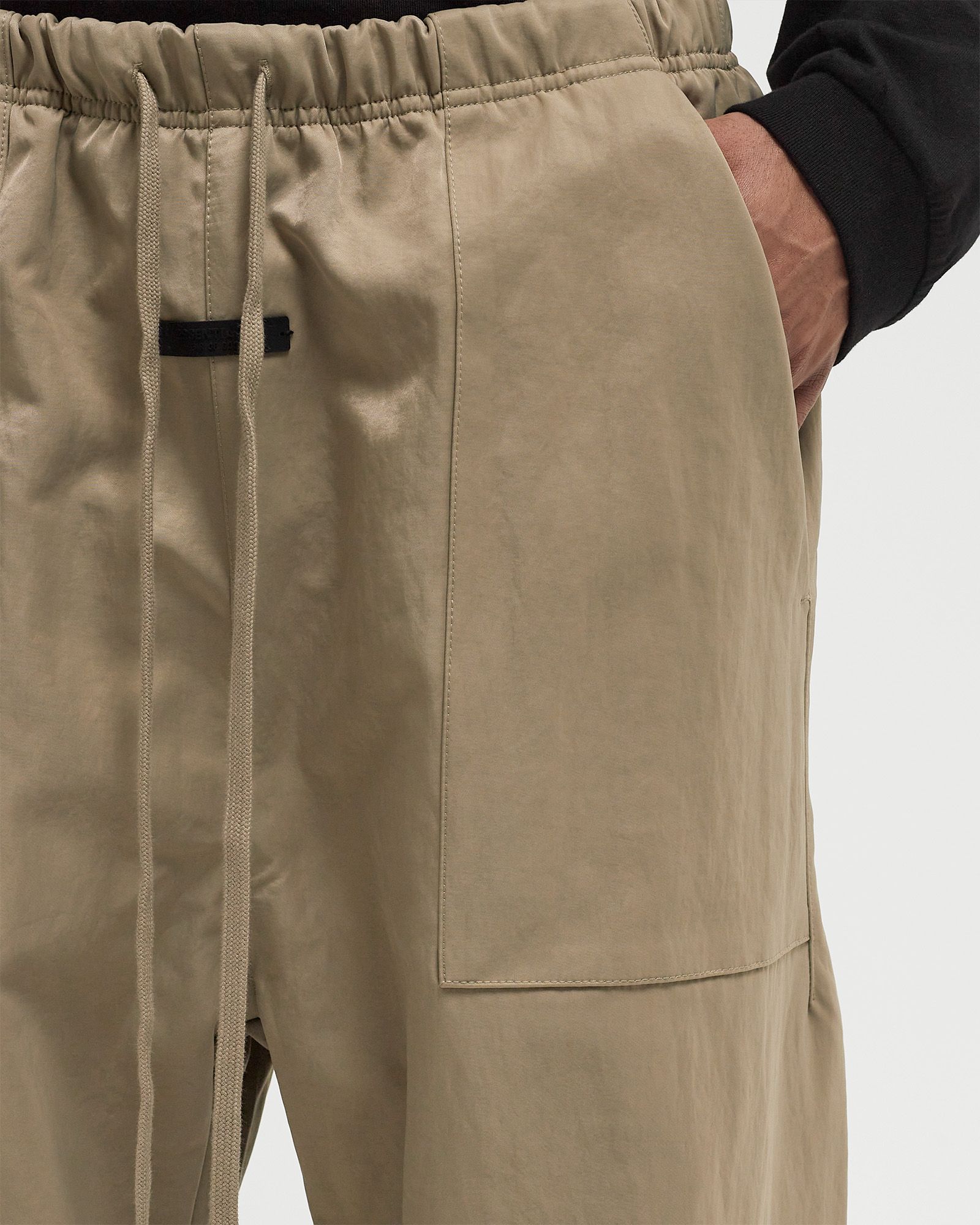 TEXTURED NYLON UTILITY PANT