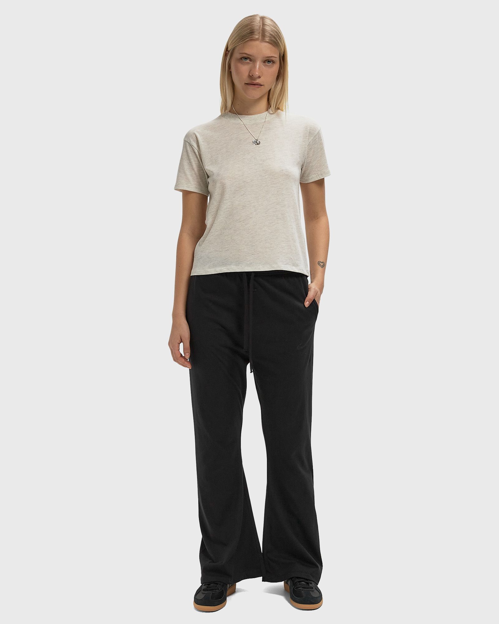 WMNS SIGNATURE CLASSIC FIT FLARE