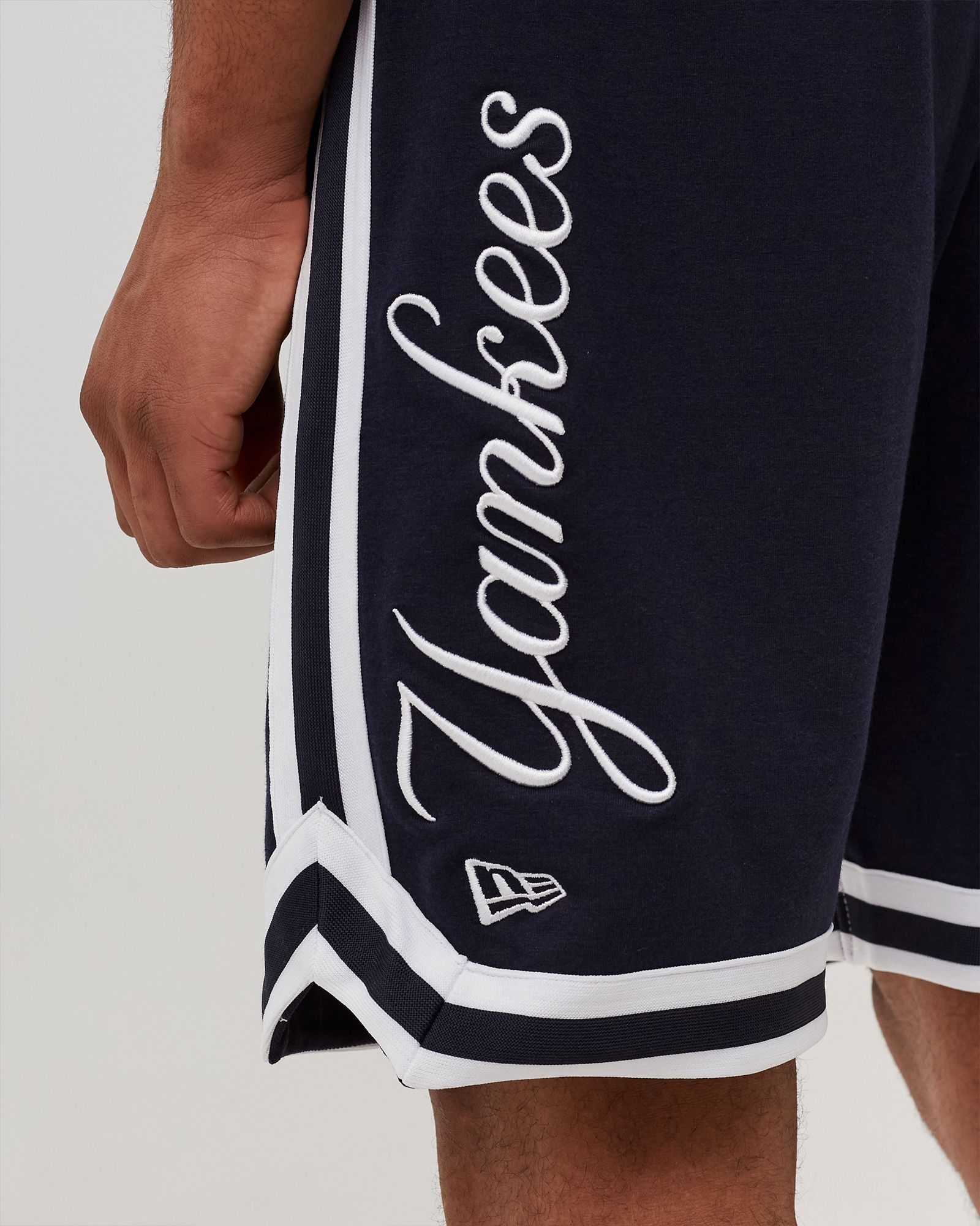 LOGOSELECT SHORTS