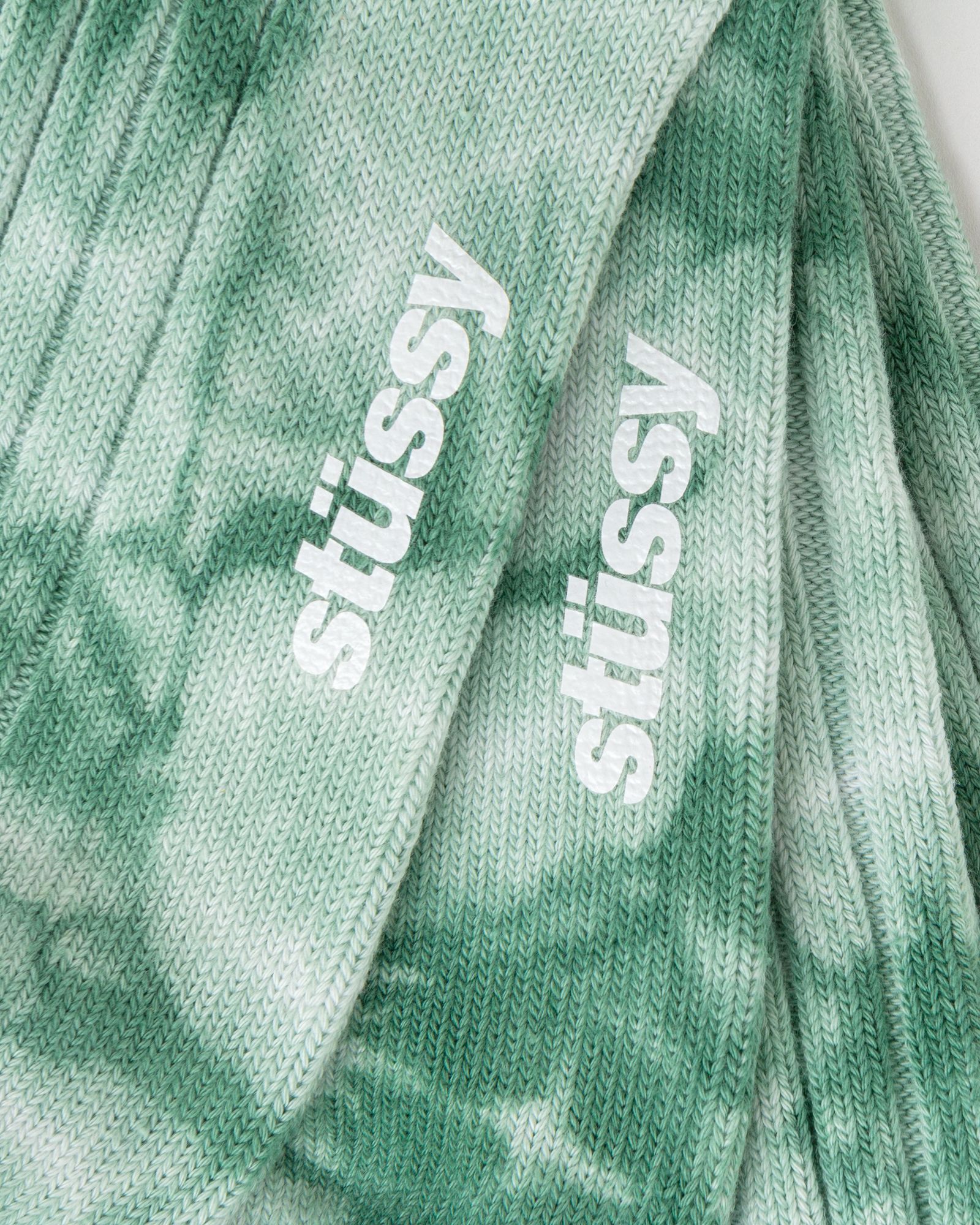 Dyed Ribbed Crew Socks