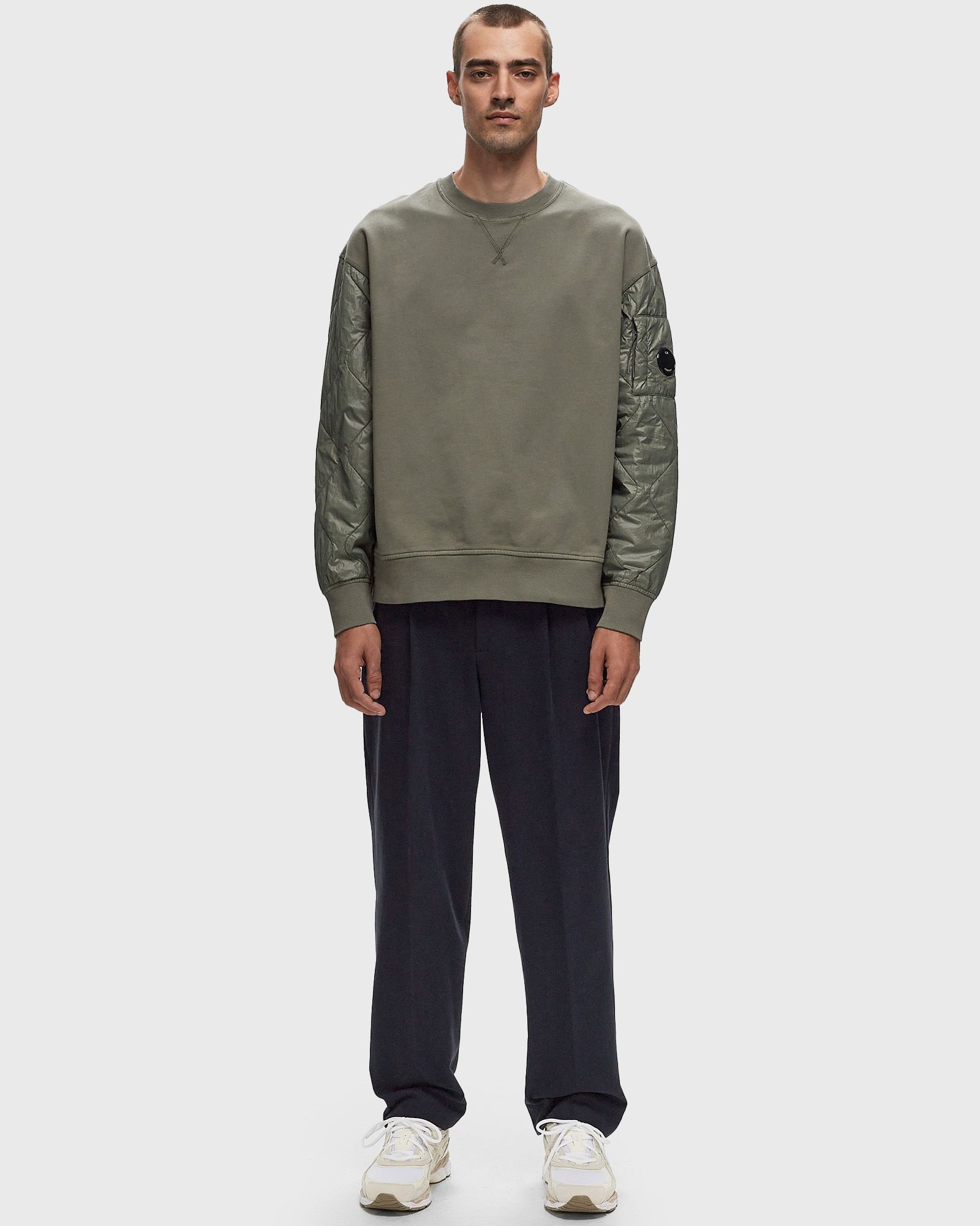 DIAGONAL RAISED FLEECE MIXED QUILTED CREW NECK SWEATSHIRT