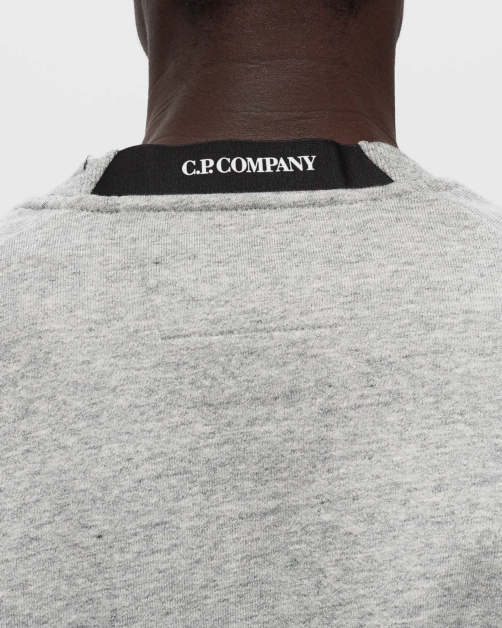 DIAGONAL RAISED FLEECE CREW NECK LENS SWEATSHIRT