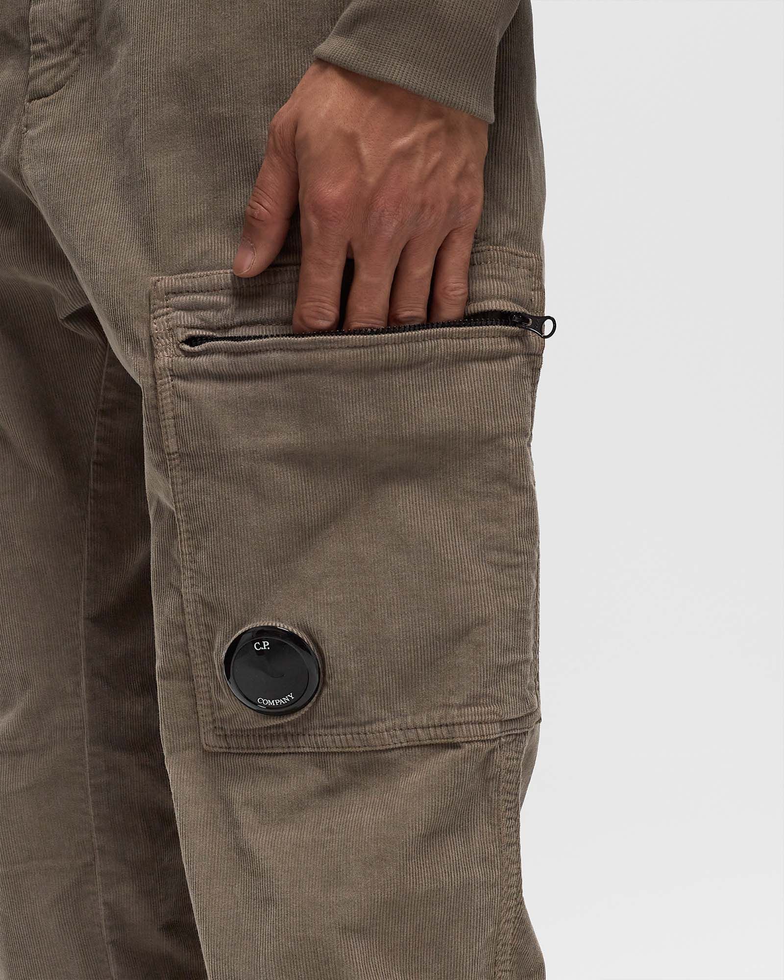 着画あり　CP company corduroy cargo pants C.P. Company Cotton-blend corduroy cargo pants C.P. Company