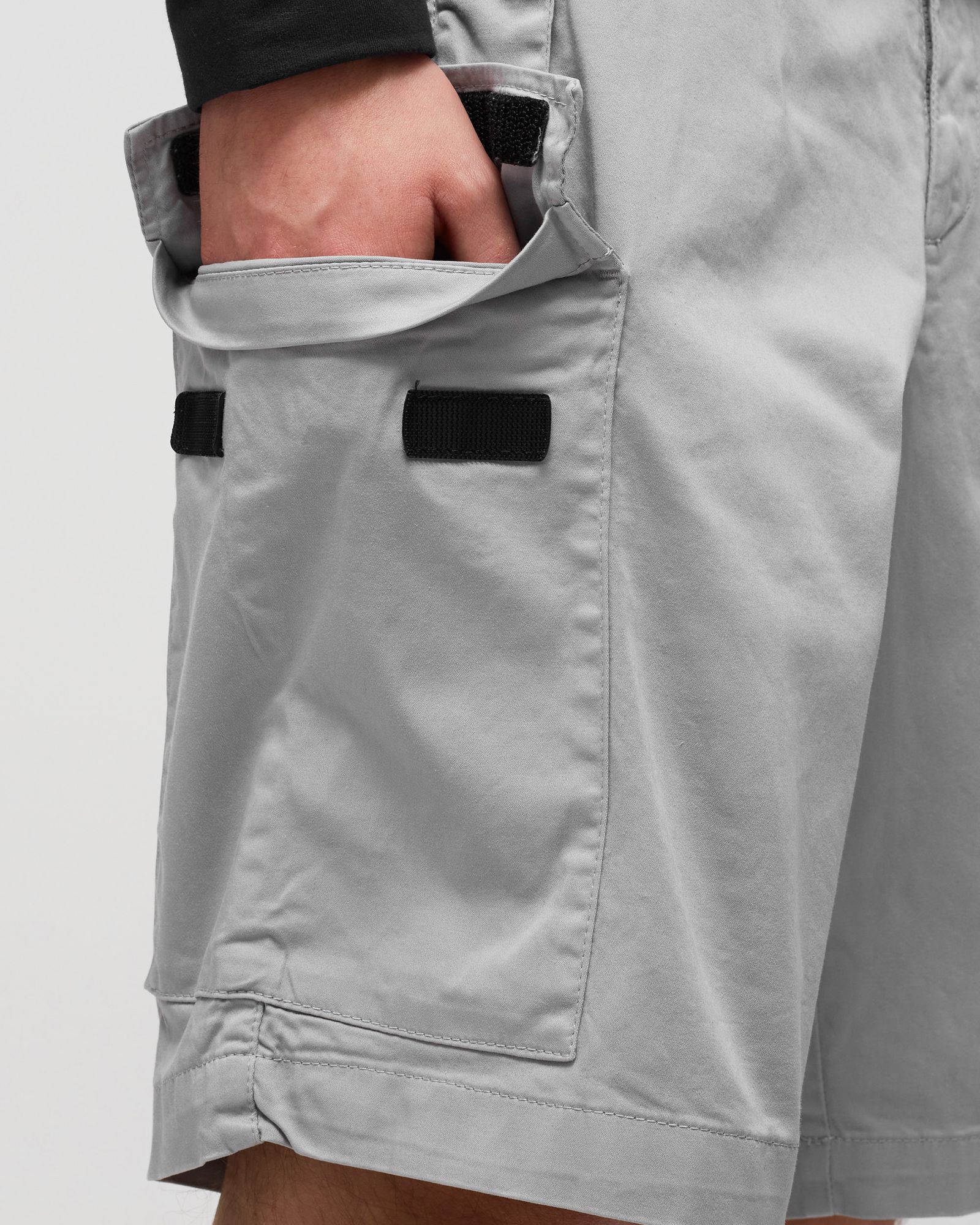 METROPOLIS SERIES STRETCH SATEEN CARGO SHORTS