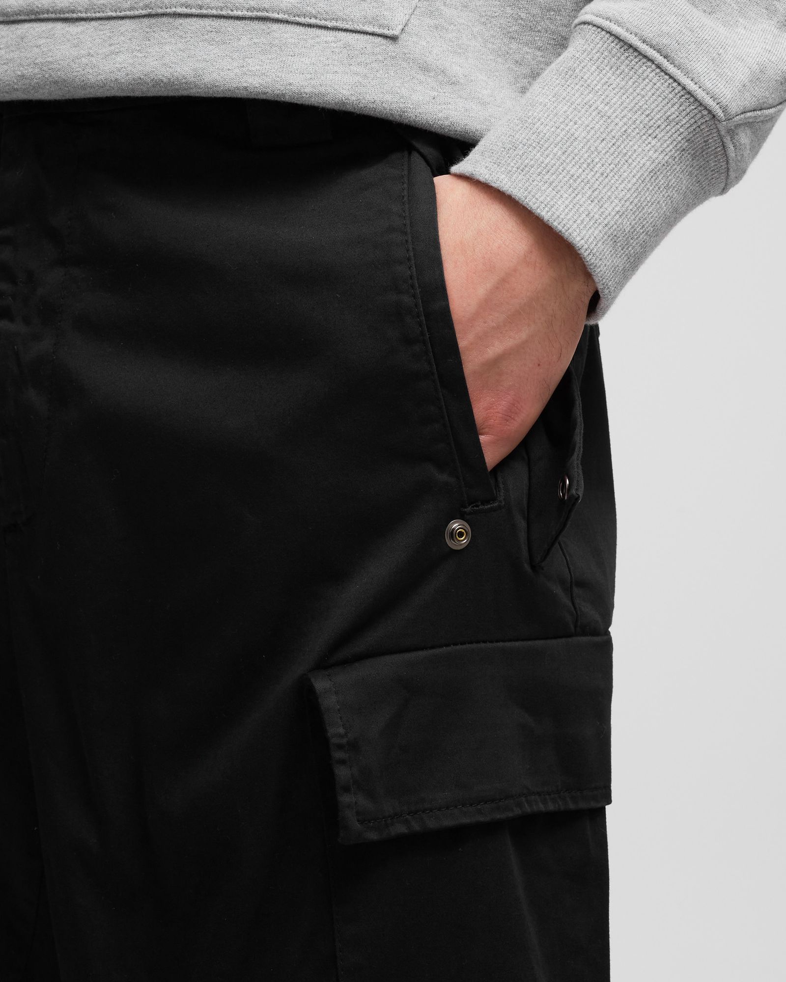 METROPOLIS SERIES STRETCH SATEEN CARGO SHORTS