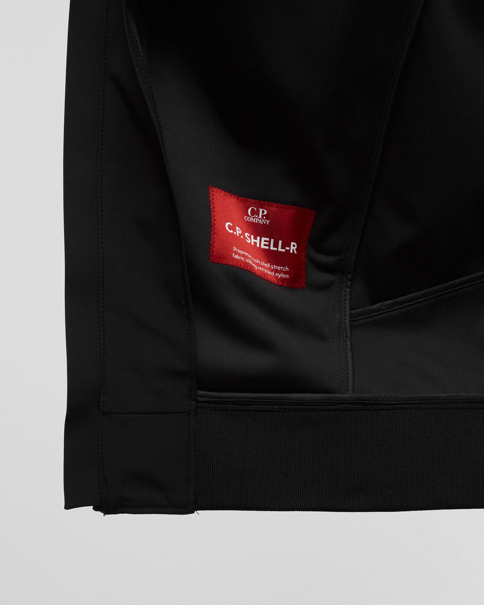 C.P. SHELL-R HOODED JACKET
