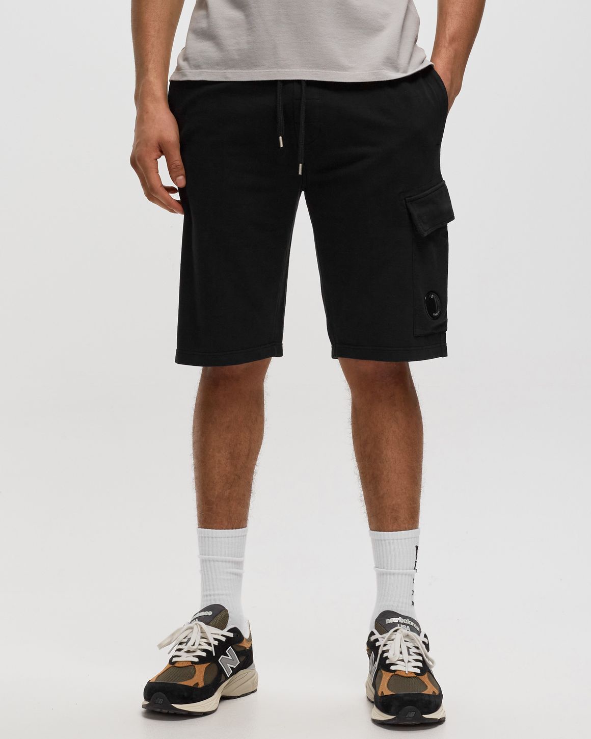 CP COMPANY｜SHORTS (Light Fleece Shorts (14CMSB021A 0022 C.P. Company LIGHT FLEECE REGULAR CARGO SHORT Black | BSTN Store