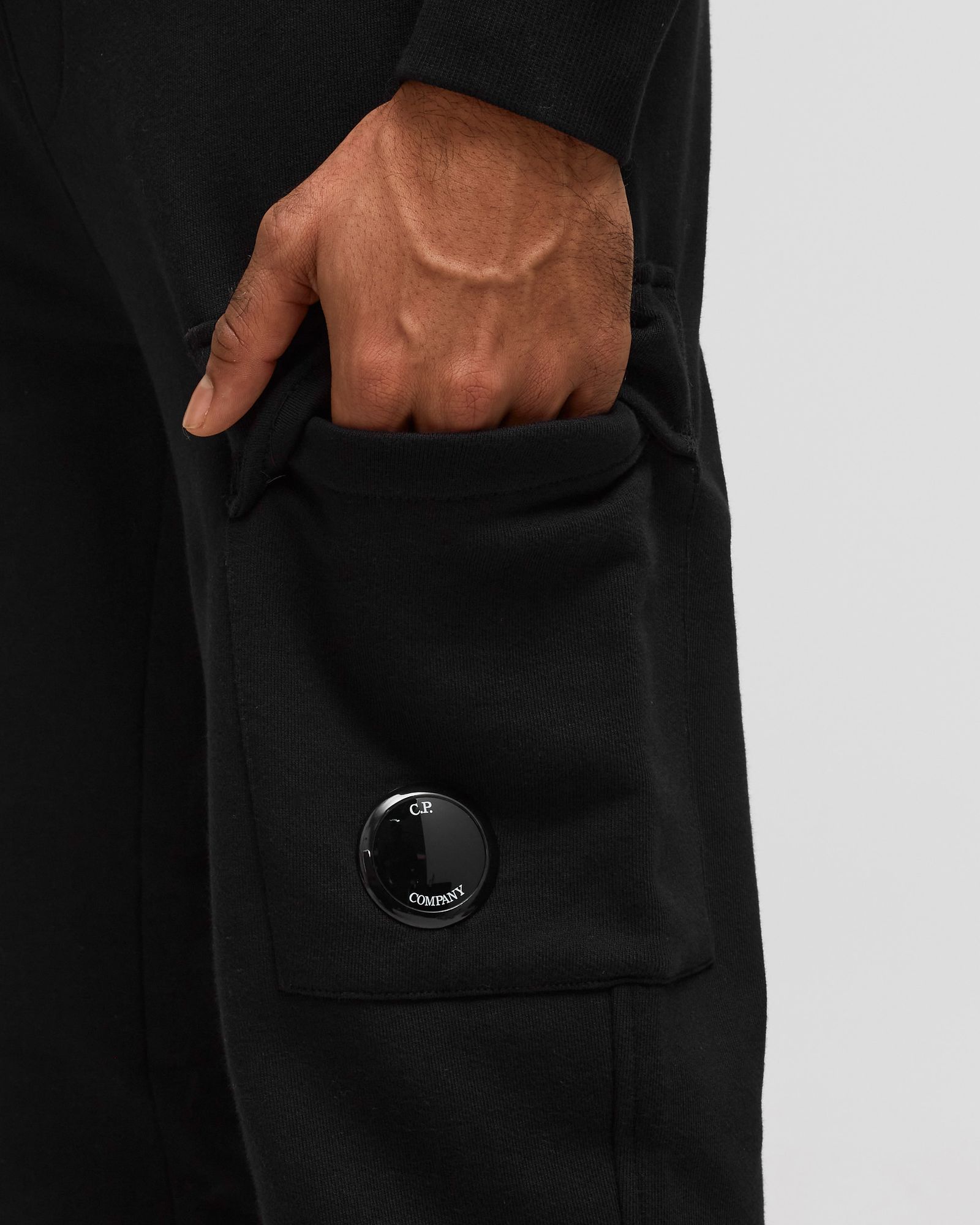 DIAGONAL RAISED FLEECE CARGO SWEATPANTS