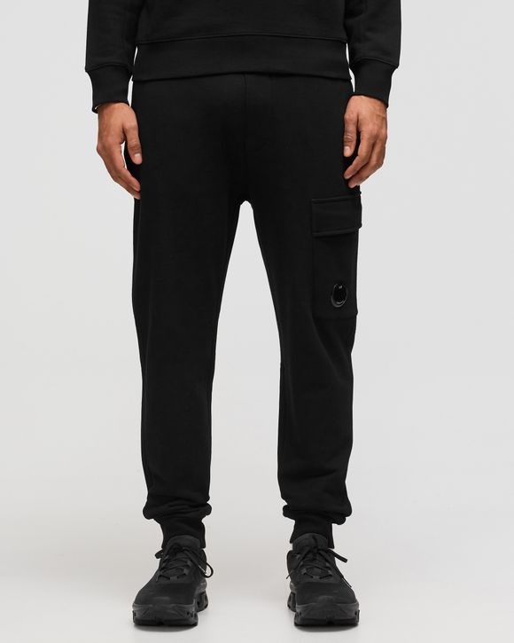 C.P. Company DIAGONAL RAISED FLEECE CARGO SWEATPANTS Black - BLACK