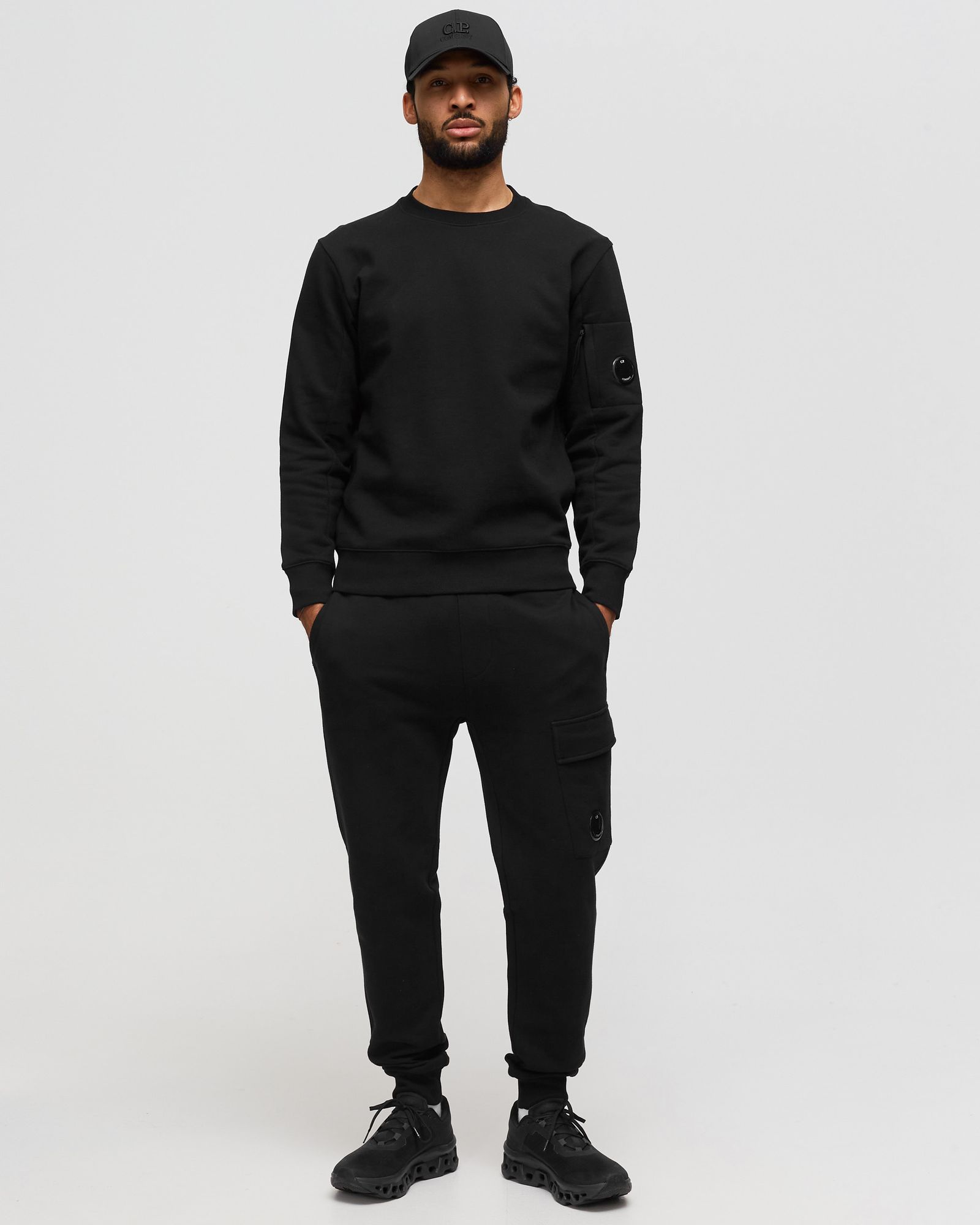 DIAGONAL RAISED FLEECE CARGO SWEATPANTS