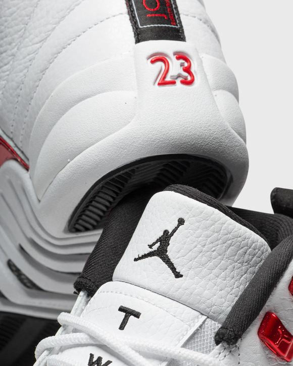 White and gray hot sale jordan 12 2019