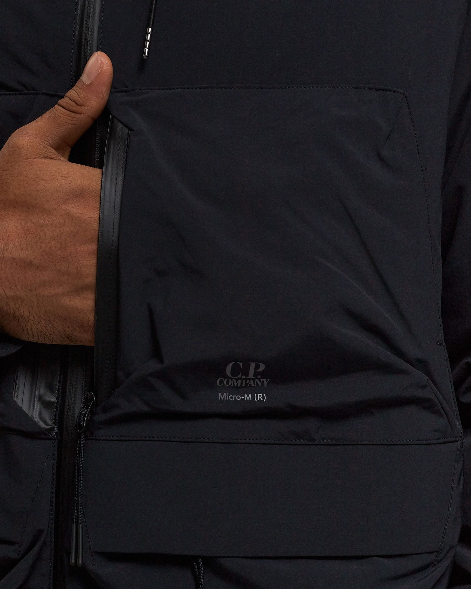 MICRO-M (R) HOODED DOWN JACKET