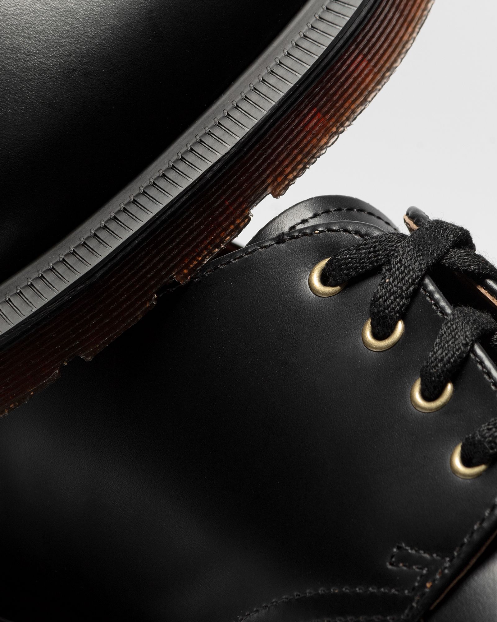 Smiths Black Vintage Smooth