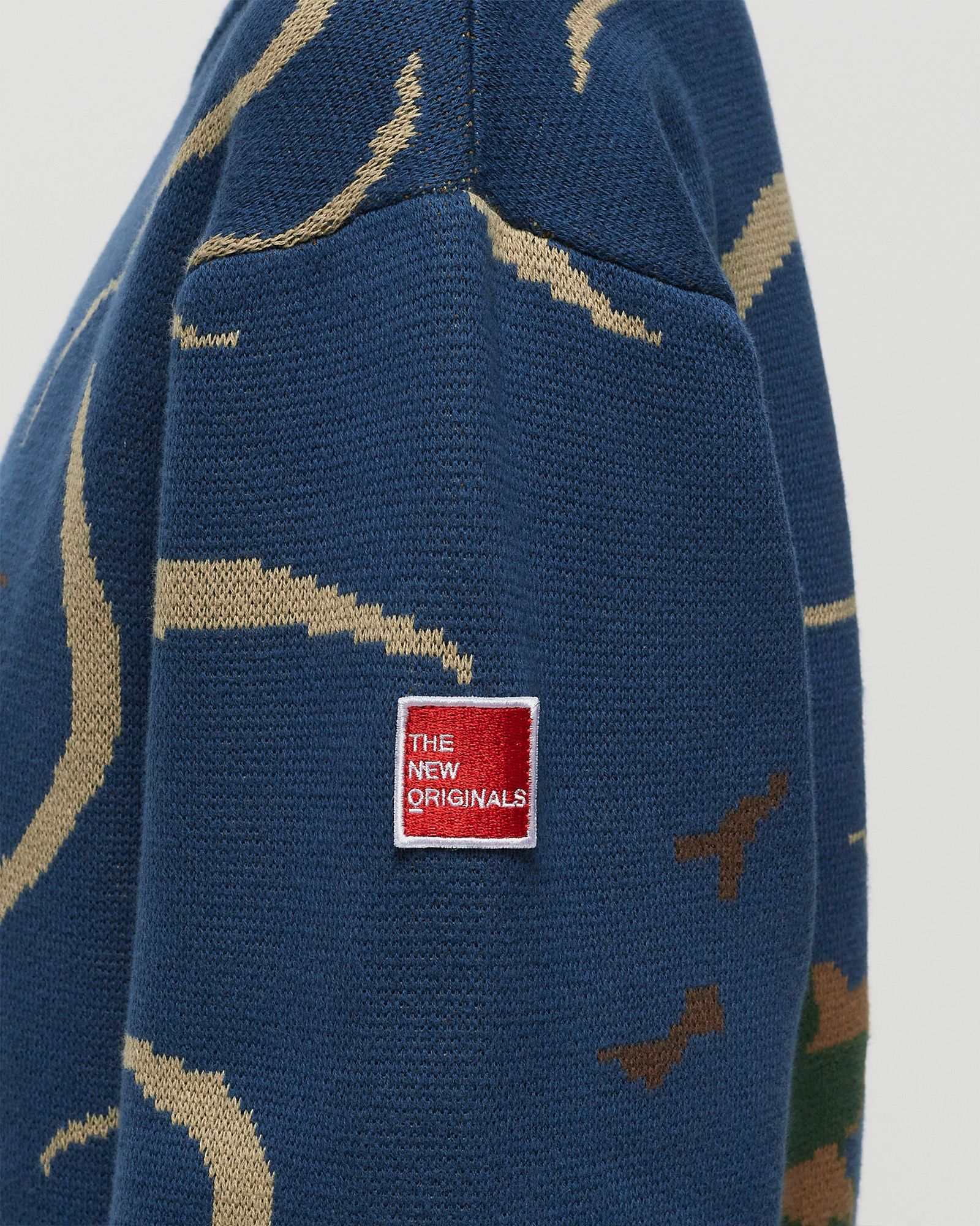 CAMPING KNIT CREWNECK