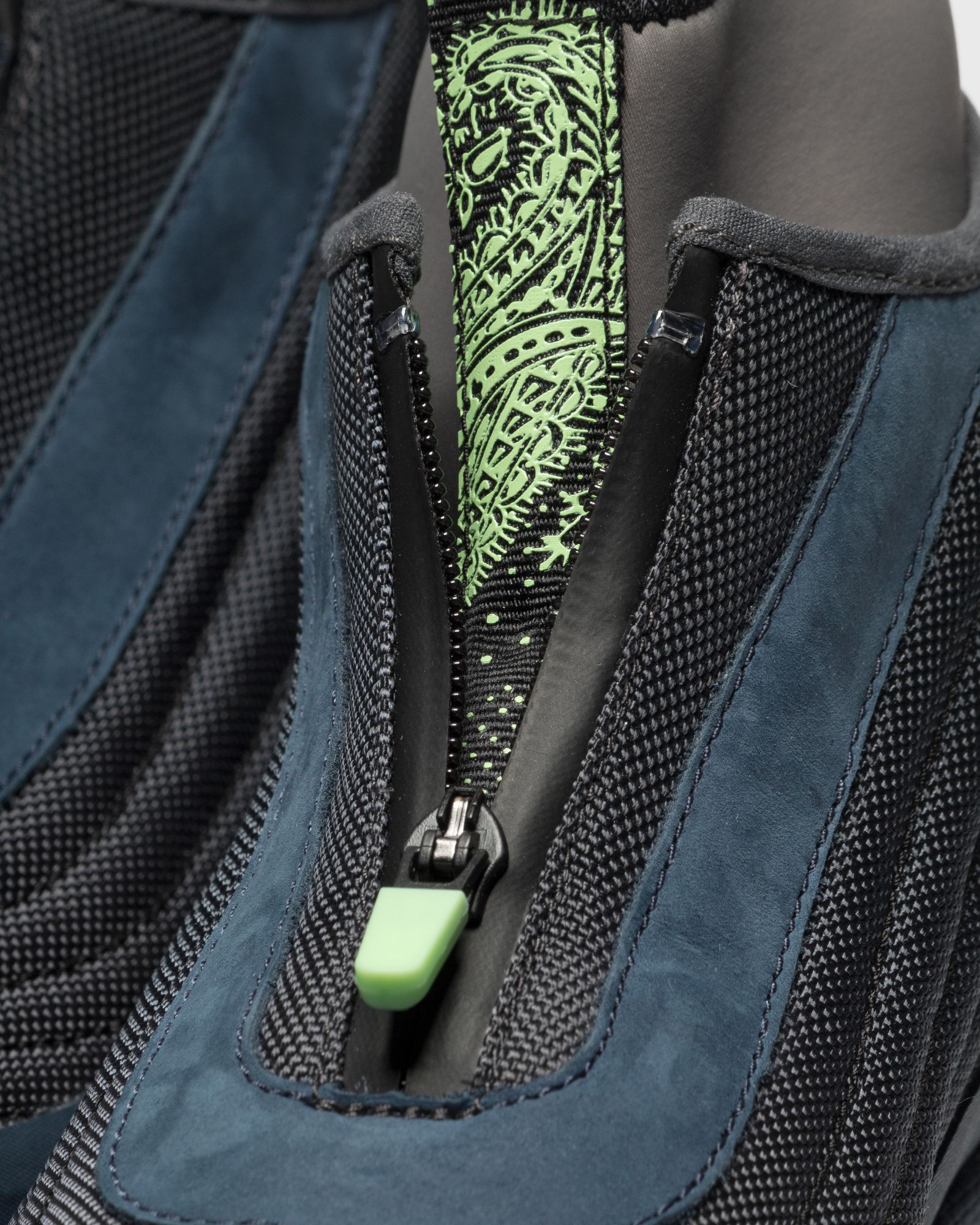 Converse x paria /FARZANEH Pro Leather X2 Tech