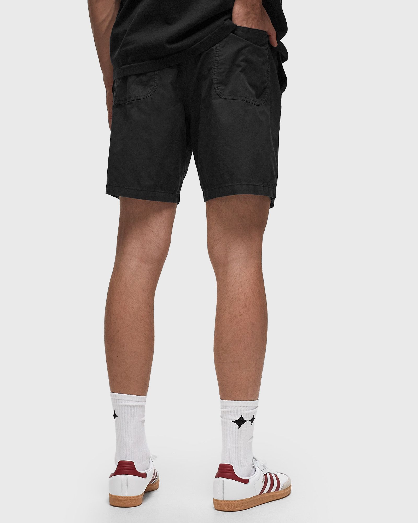 Easy pigment trail short