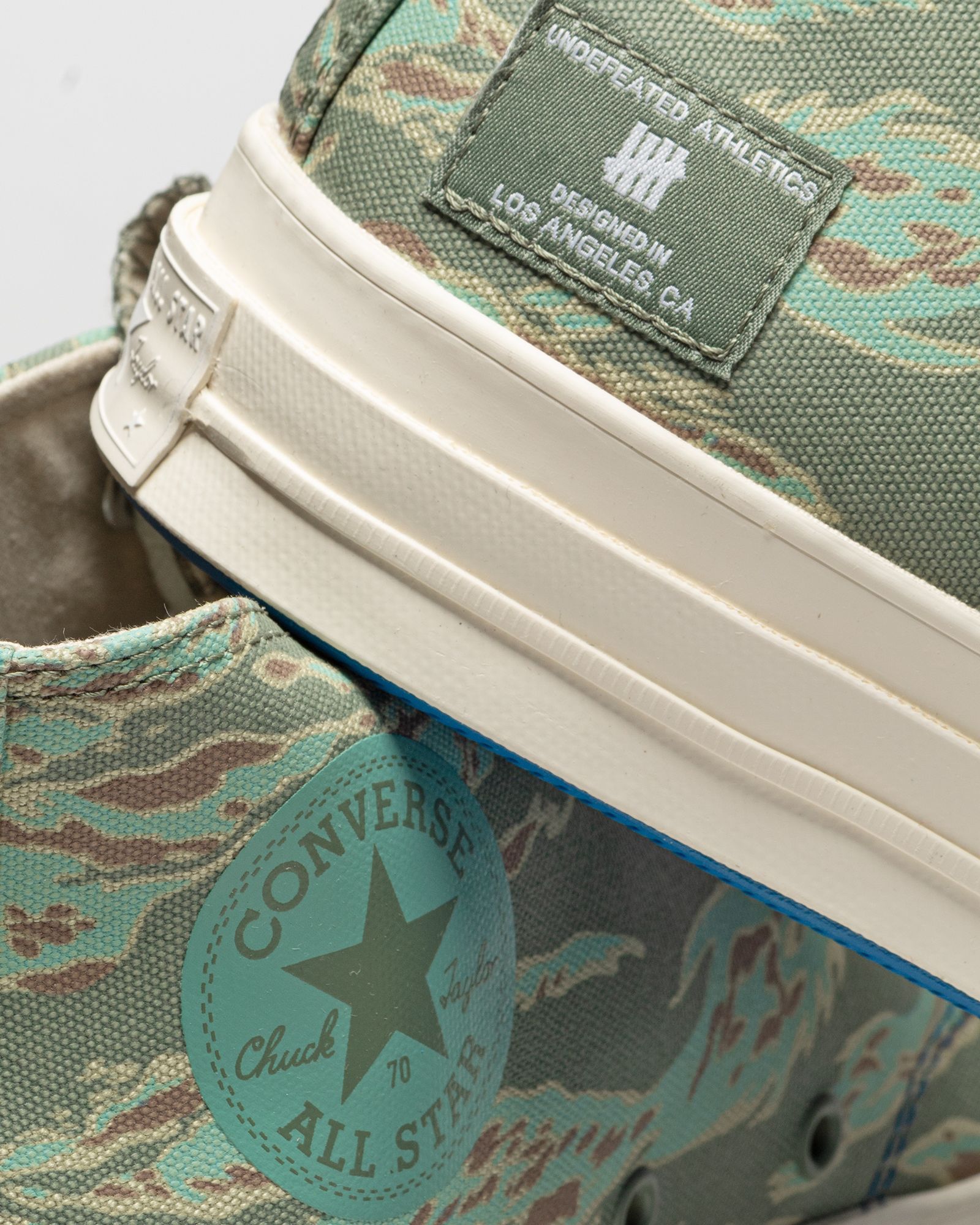 CONVERSE X UNDEFEATED CHUCK 70 MID