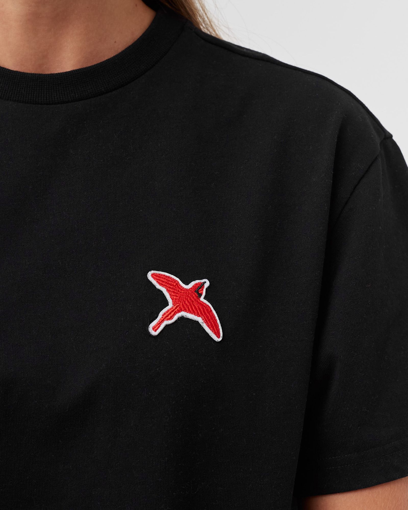 WMNS Rouge Bee Bird TEE