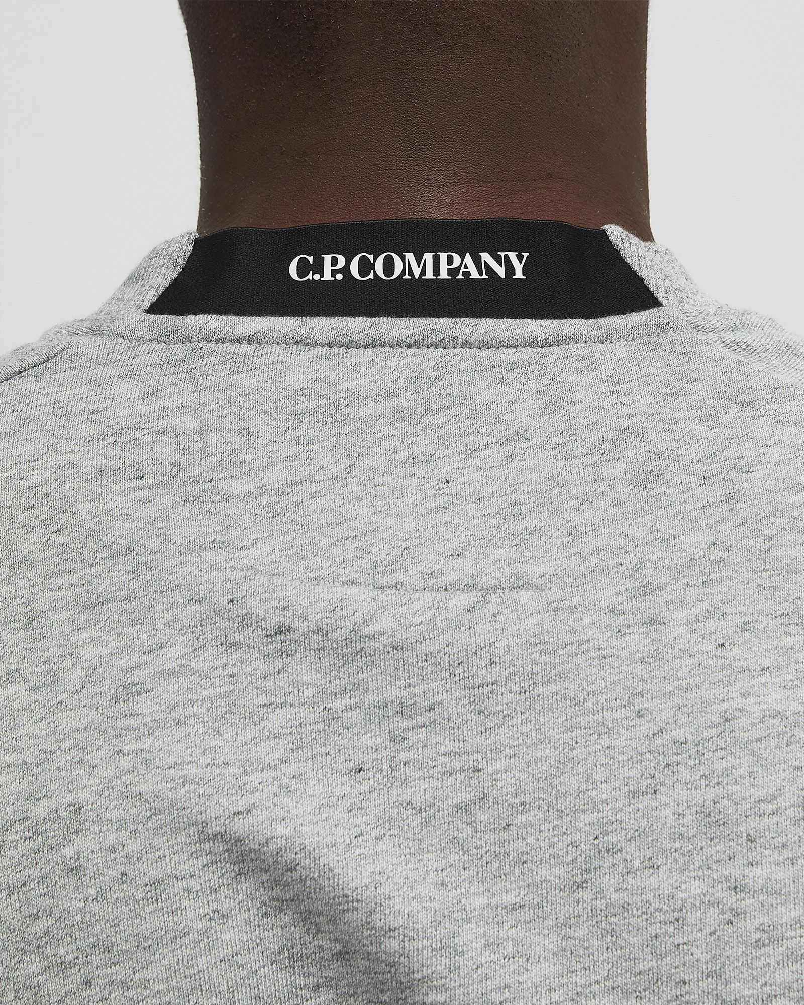 DIAGONAL RAISED FLEECE CREW NECK LENS SWEATSHIRT