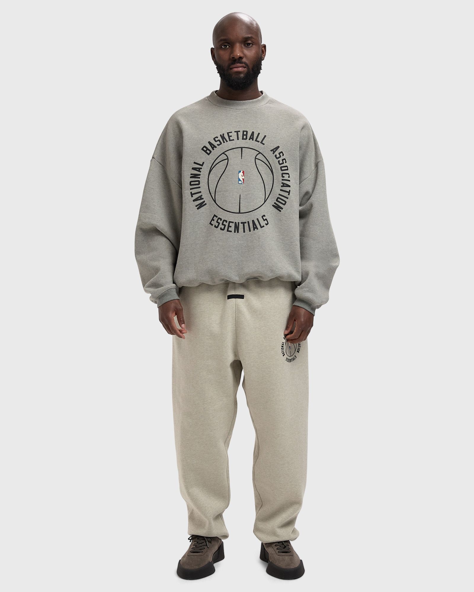 NBA X Barkley Hendricks 90'S CREWNECK