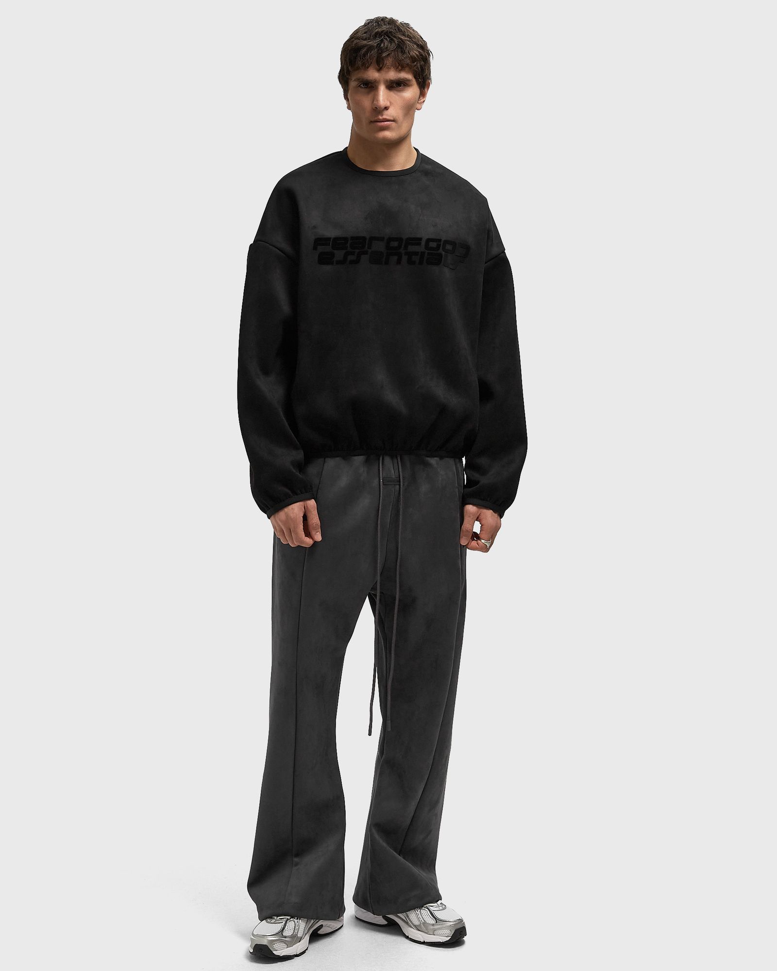 MODERN CREWNECK SWEATSHIRT