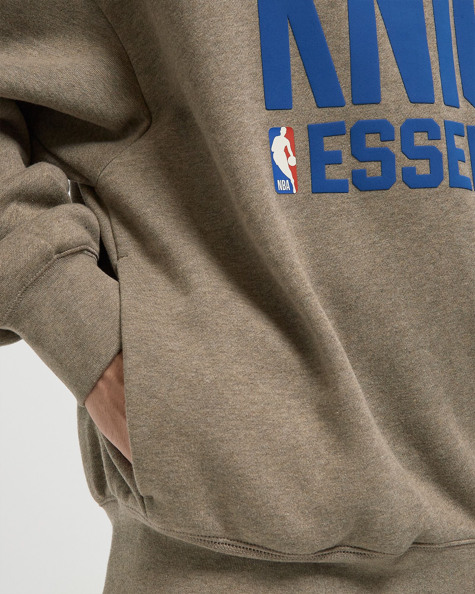 KNICKS SPORTS FIT HOODIE
