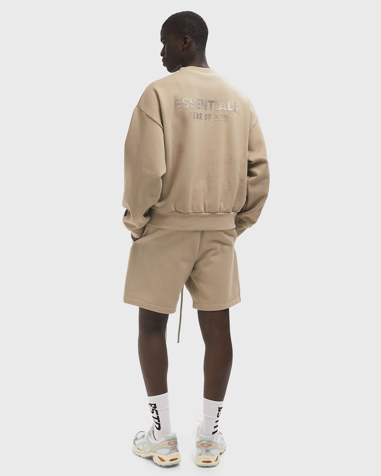 CLASSIC FIT FLEECE CREWNECK