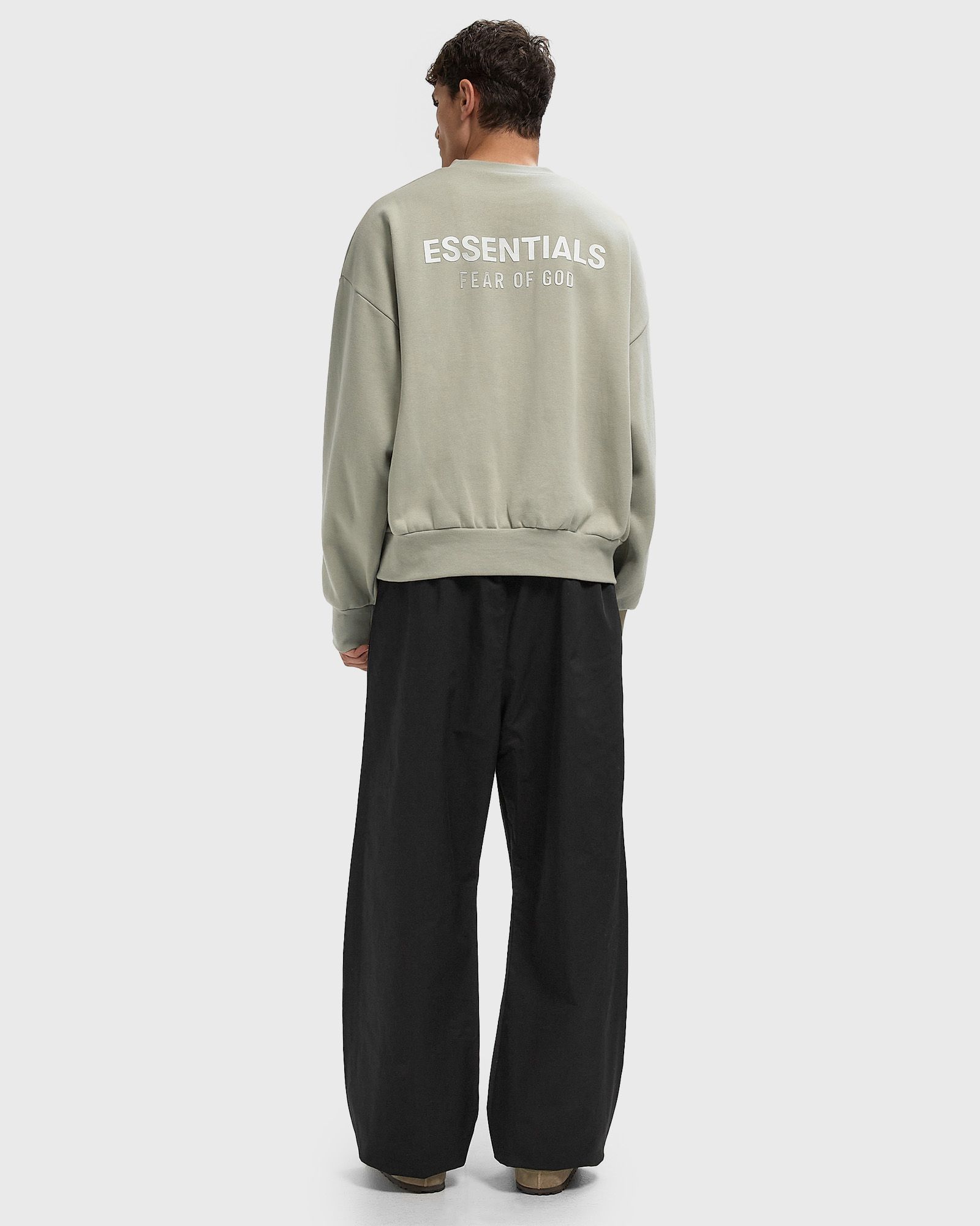 CLASSIC FIT FLEECE CREWNECK