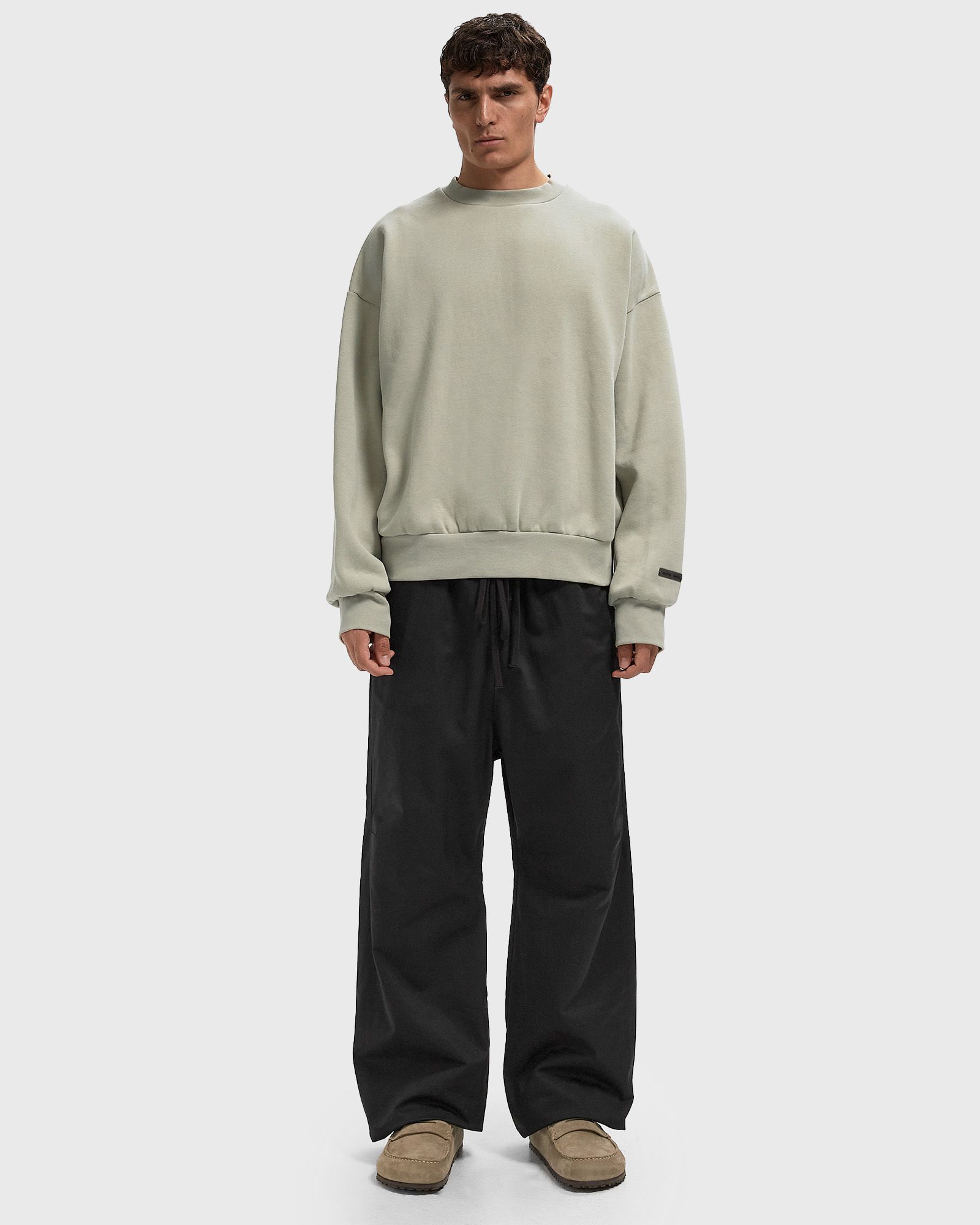 CLASSIC FIT FLEECE CREWNECK