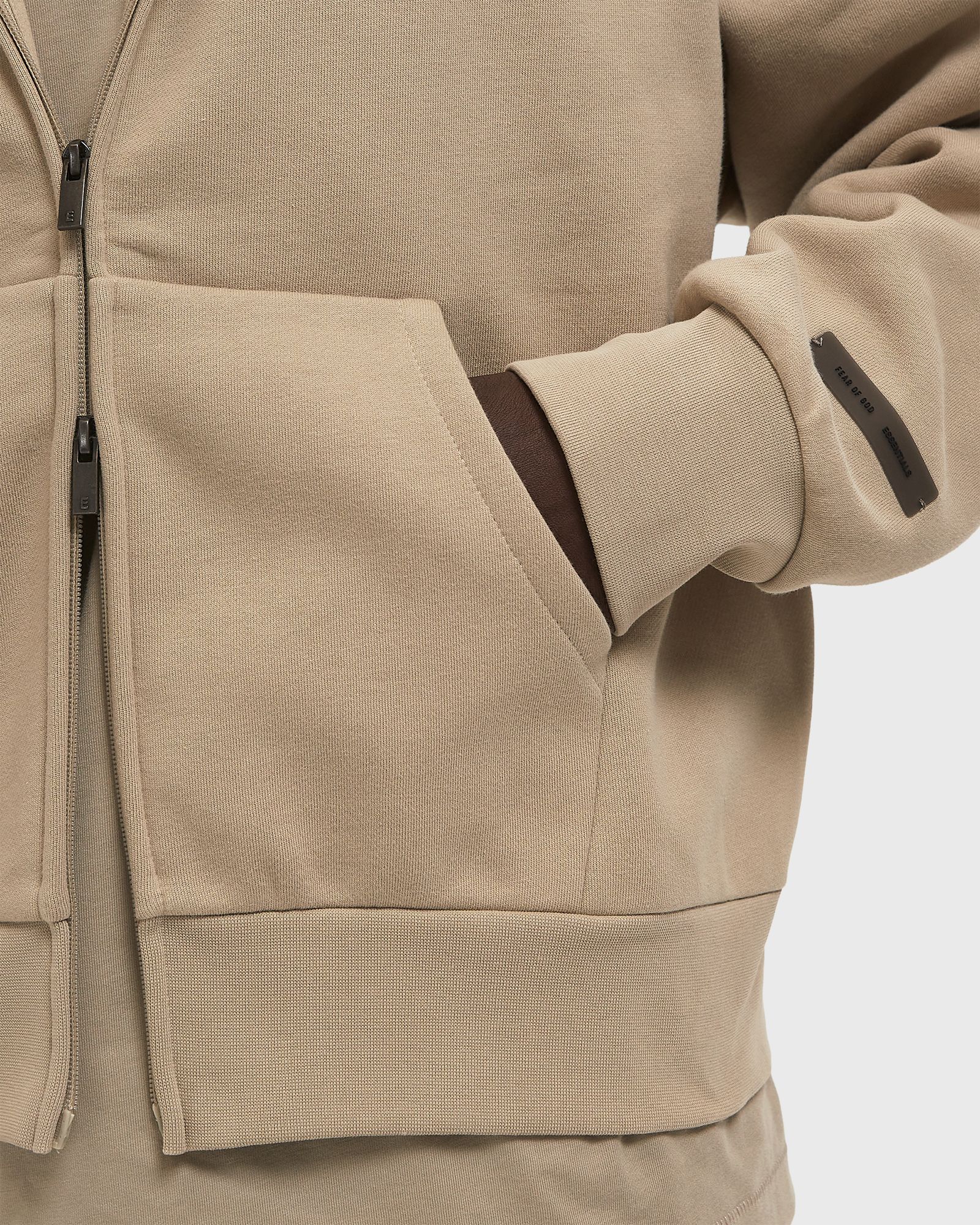 CLASSIC FIT FLEECE ZIP-UP HOODIE