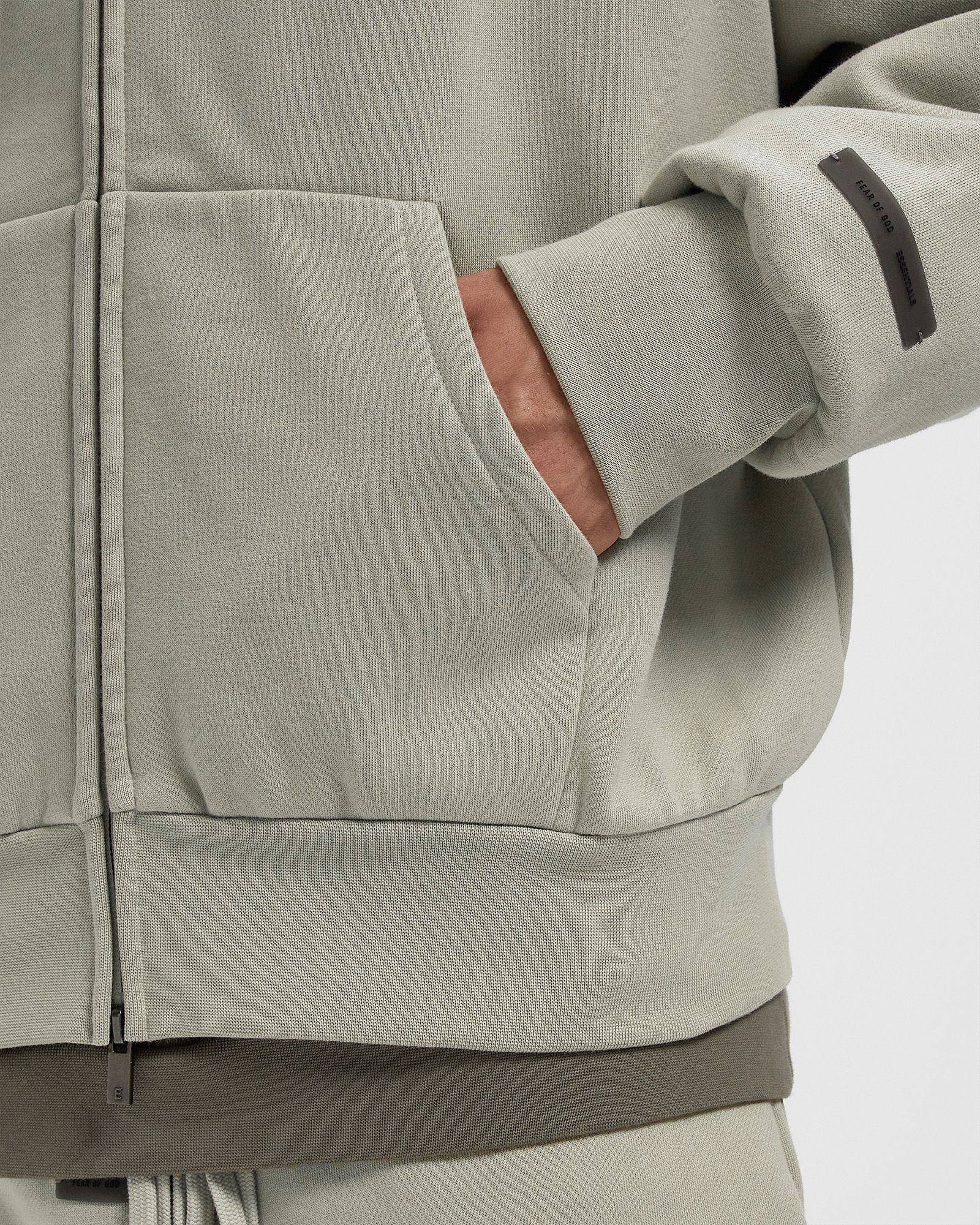 CLASSIC FIT FLEECE ZIP-UP HOODIE