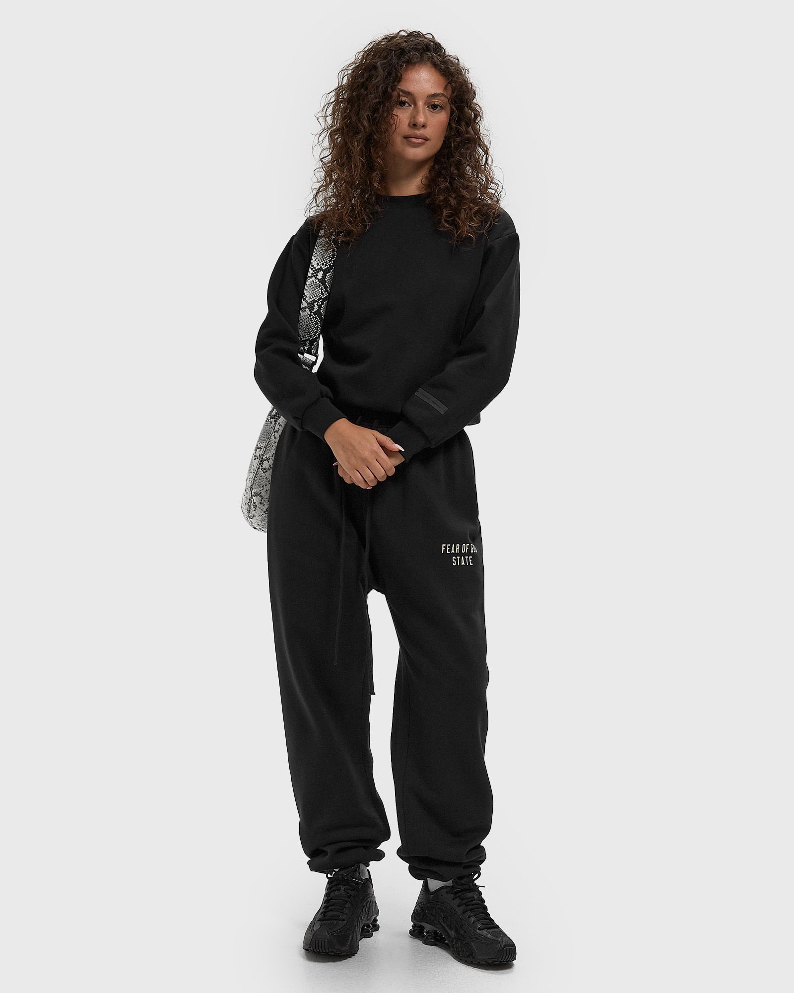 WMNS CLASSIC FIT CREWNECK