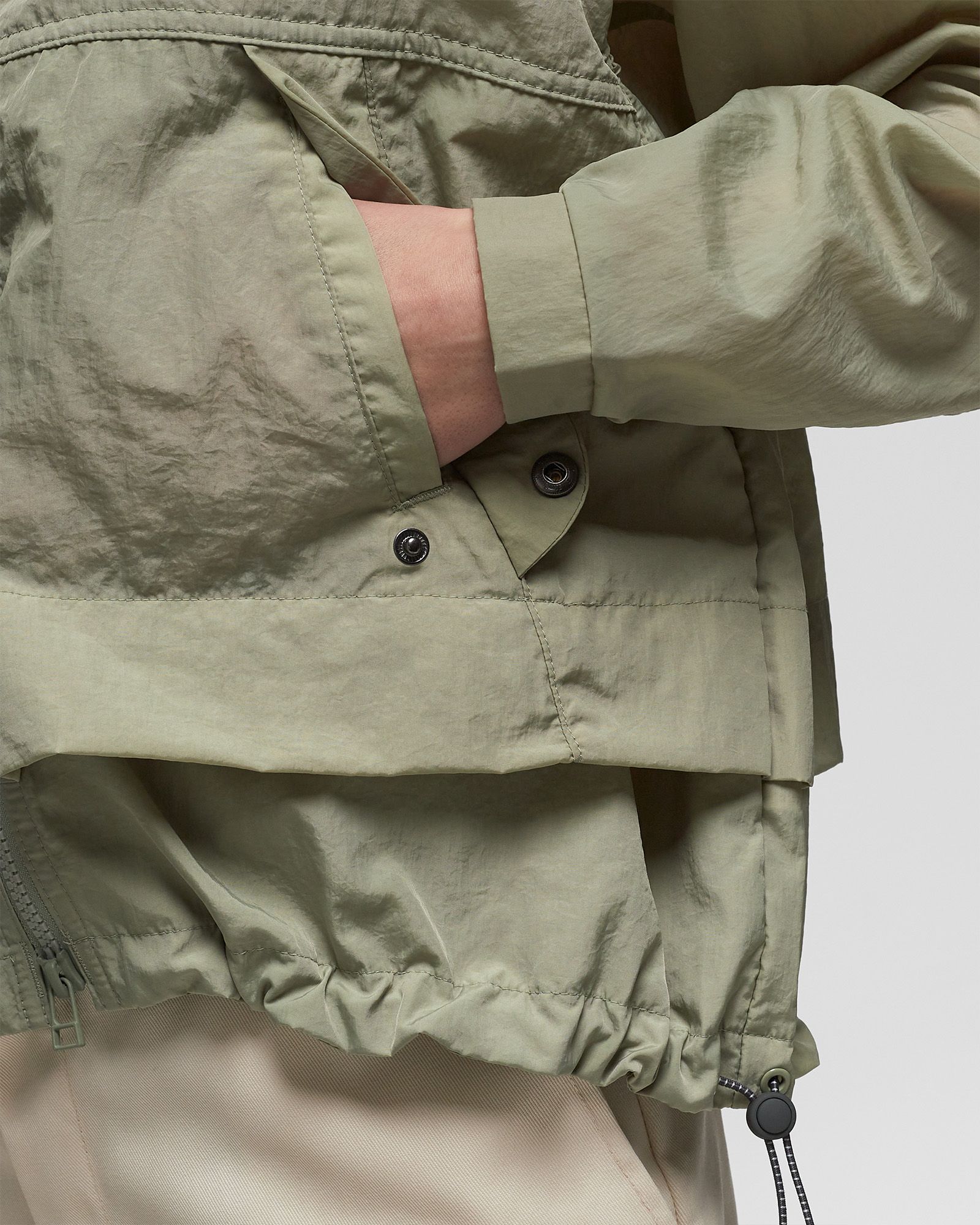 Paracutie Windbreaker