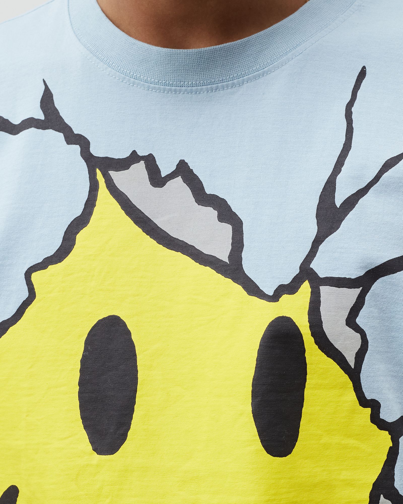 SMILEY DRY WALL BREAKER TEE