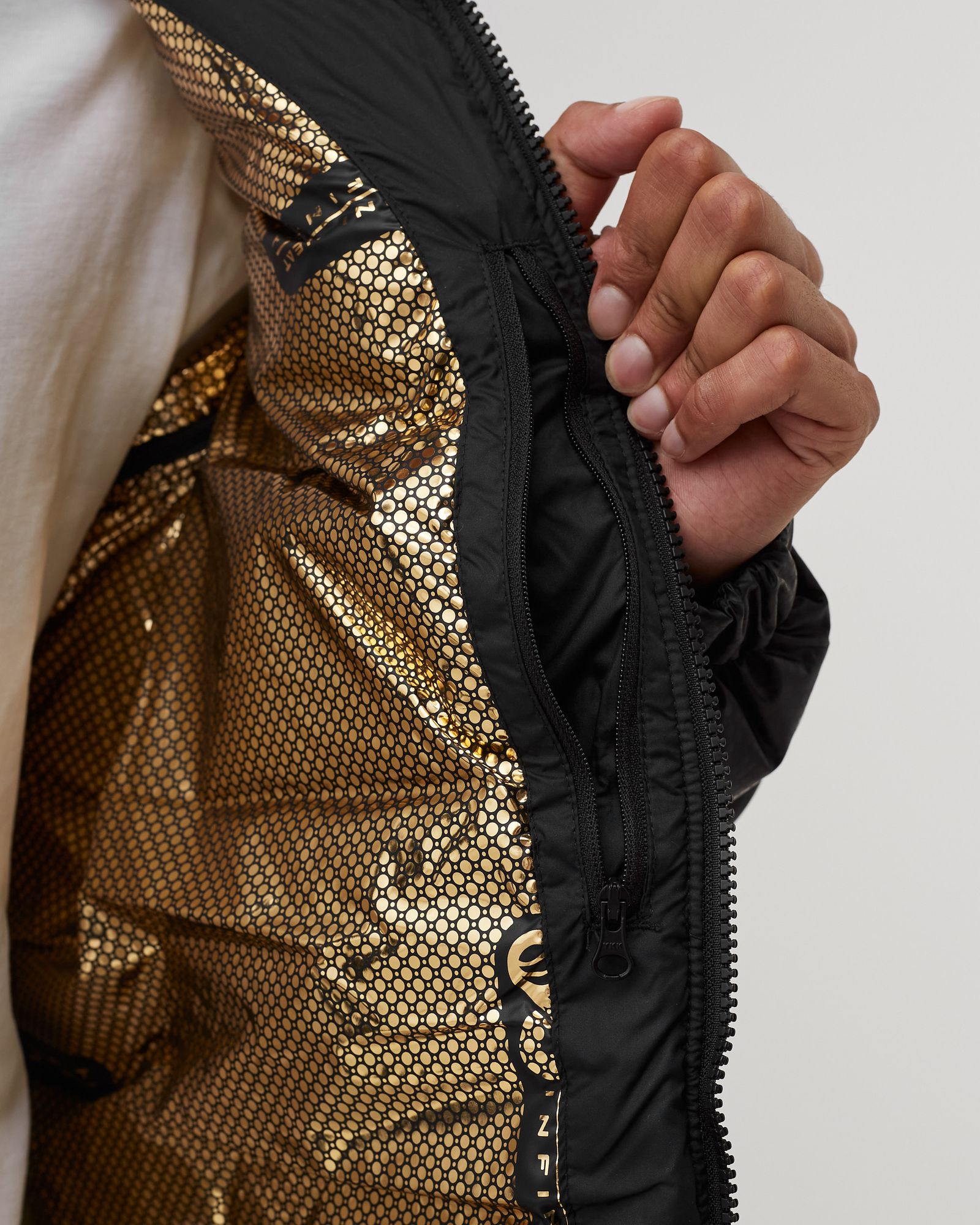 High Divide™ Black Dot™ Jacket