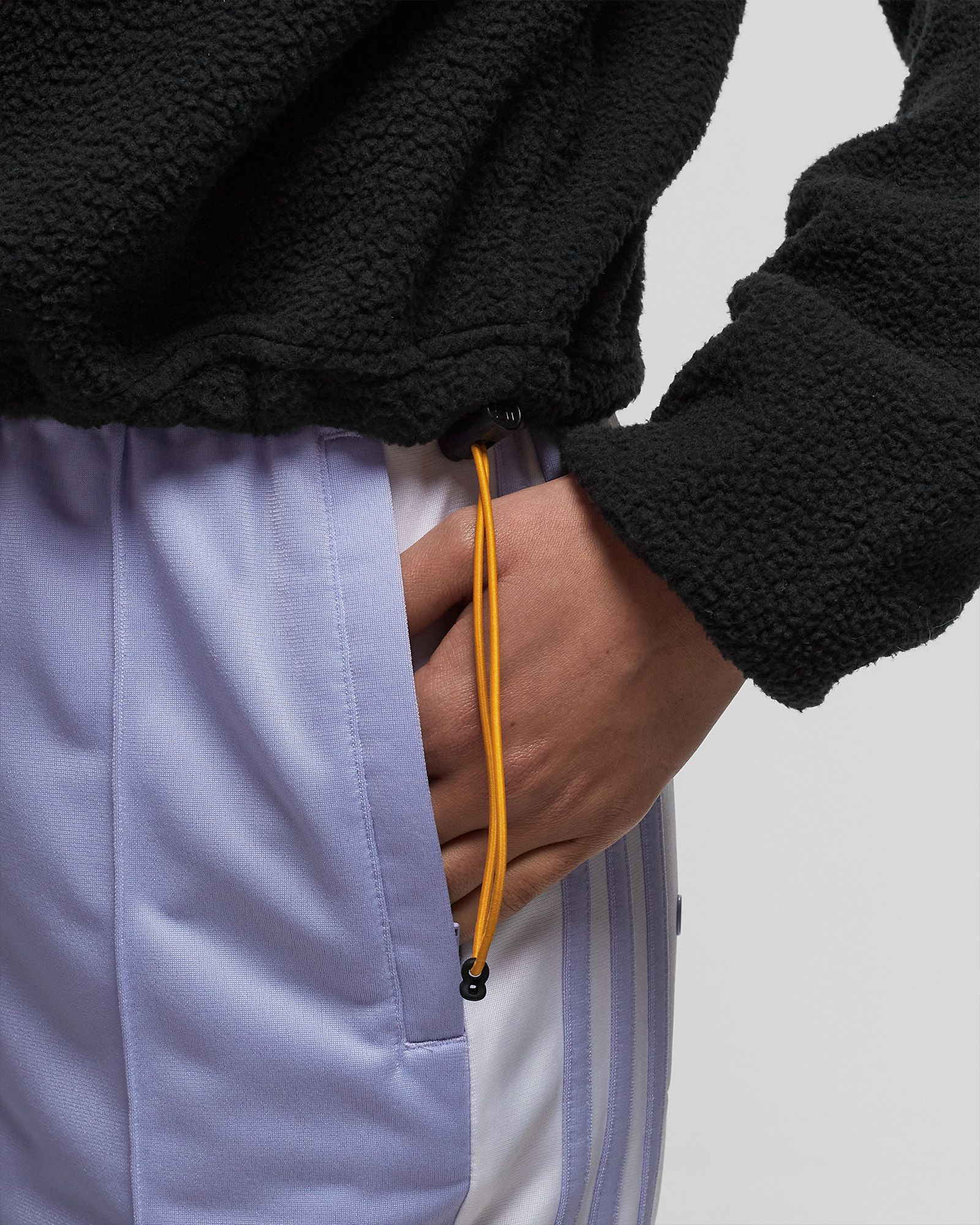 Helvetia Cropped Half Snap