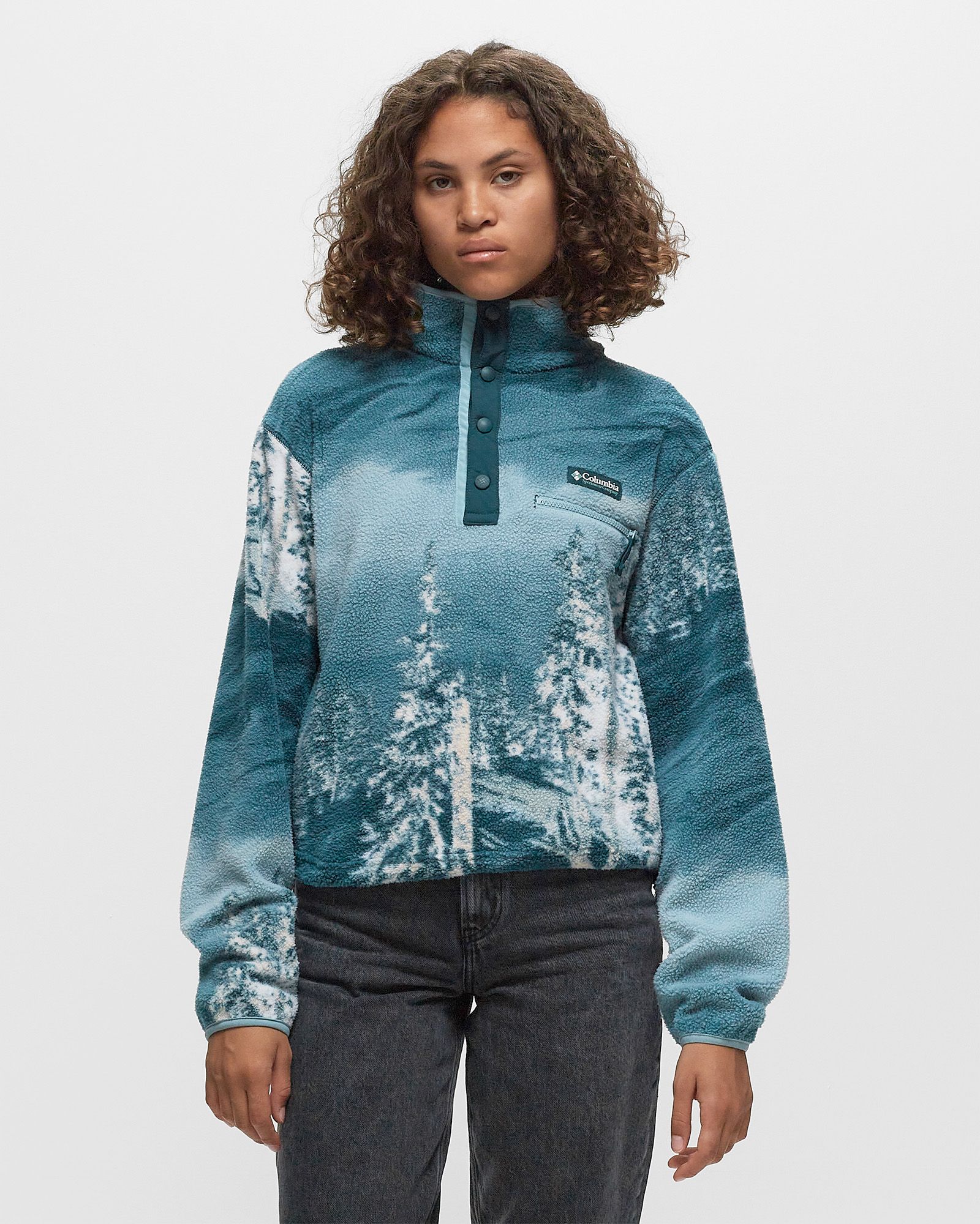 Helvetia Cropped Half Snap