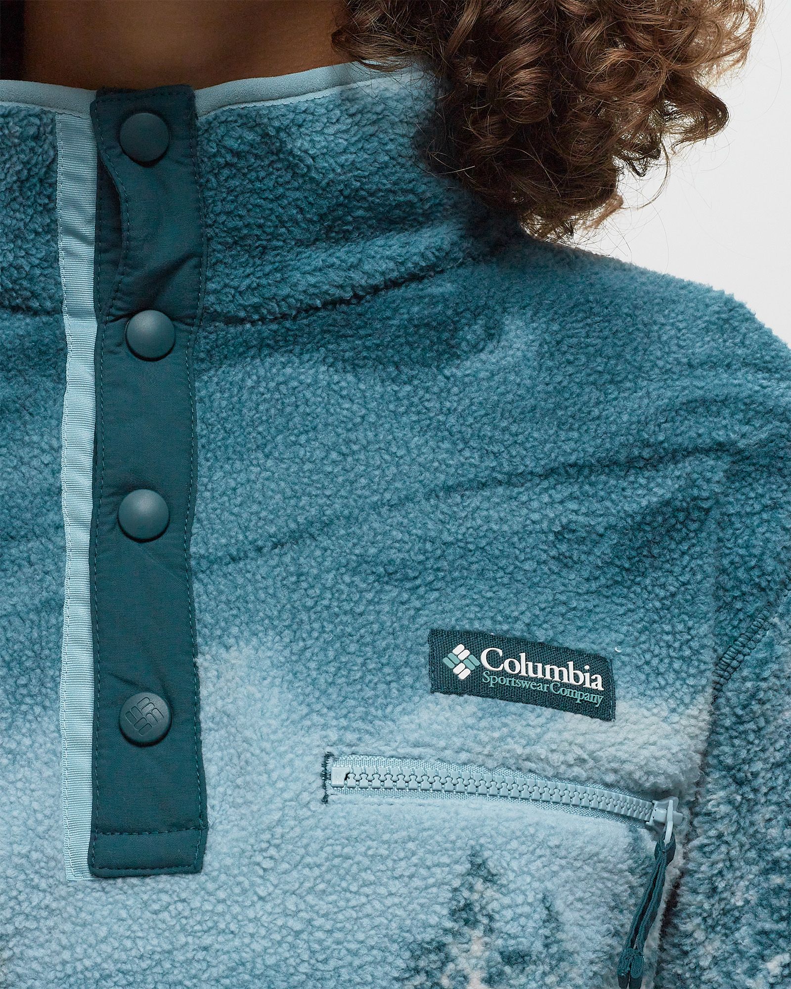 Helvetia Cropped Half Snap