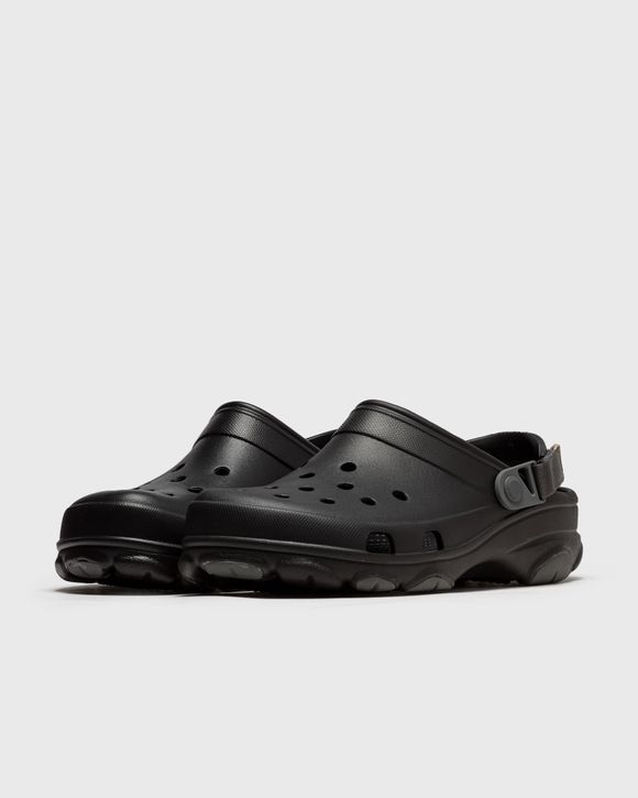 All black online crocs