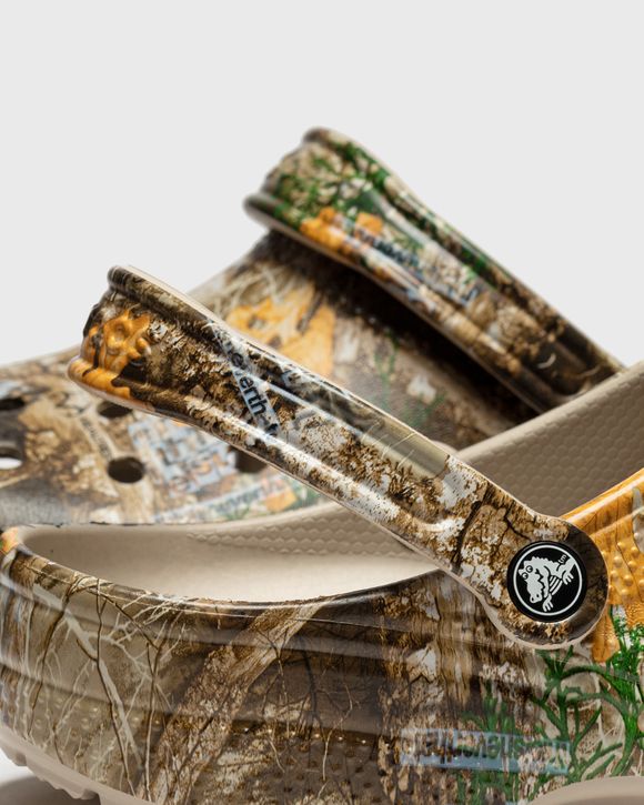 crocs TINT X Realtree X Classic Clog Brown | BSTN Store