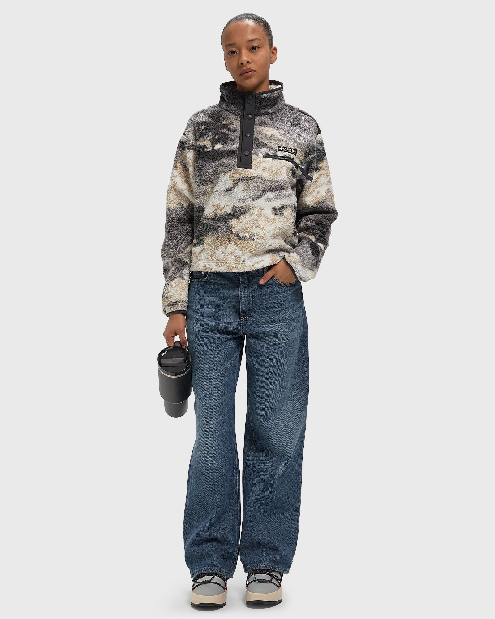 Helvetia II Printed Crop