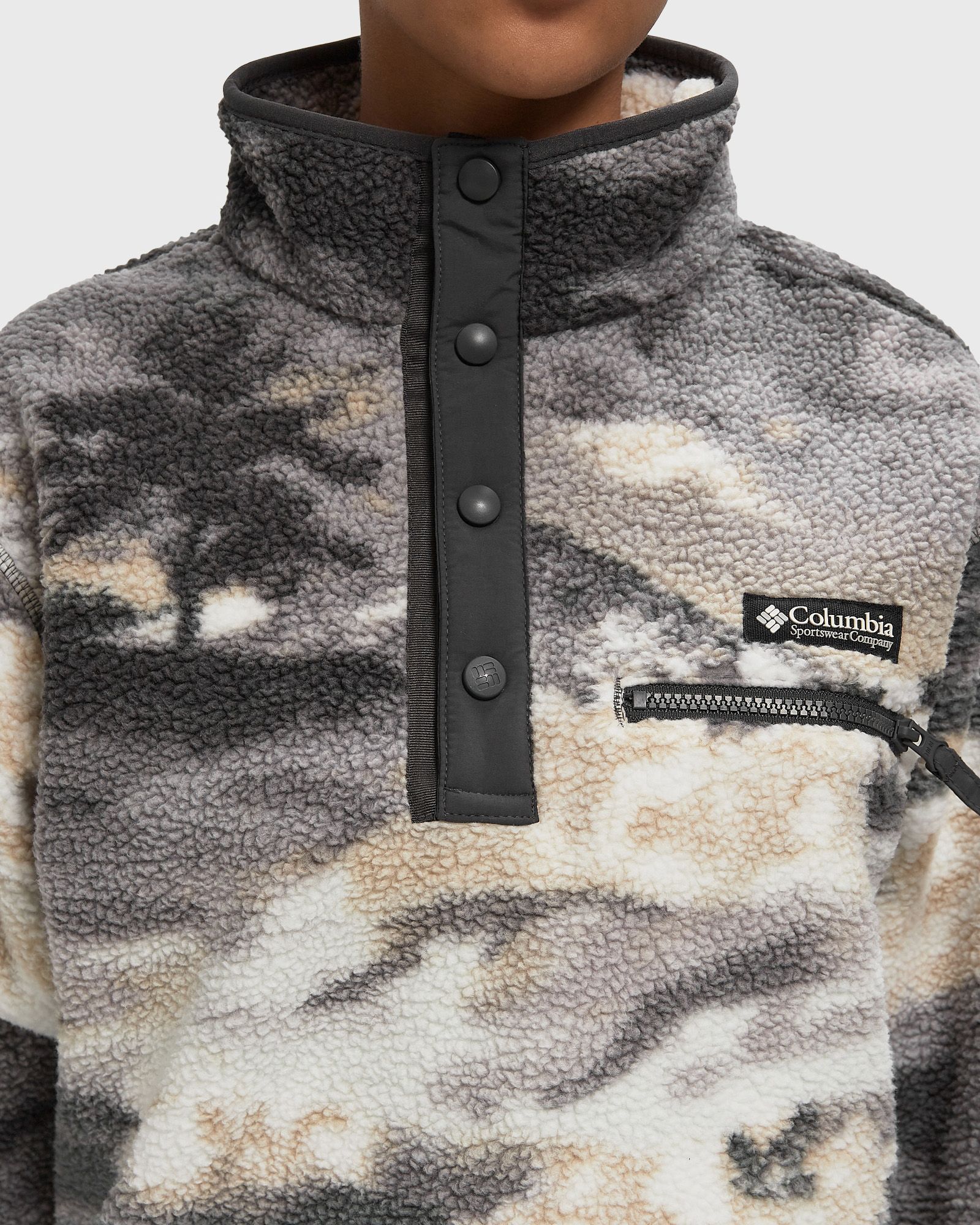 Helvetia II Printed Crop