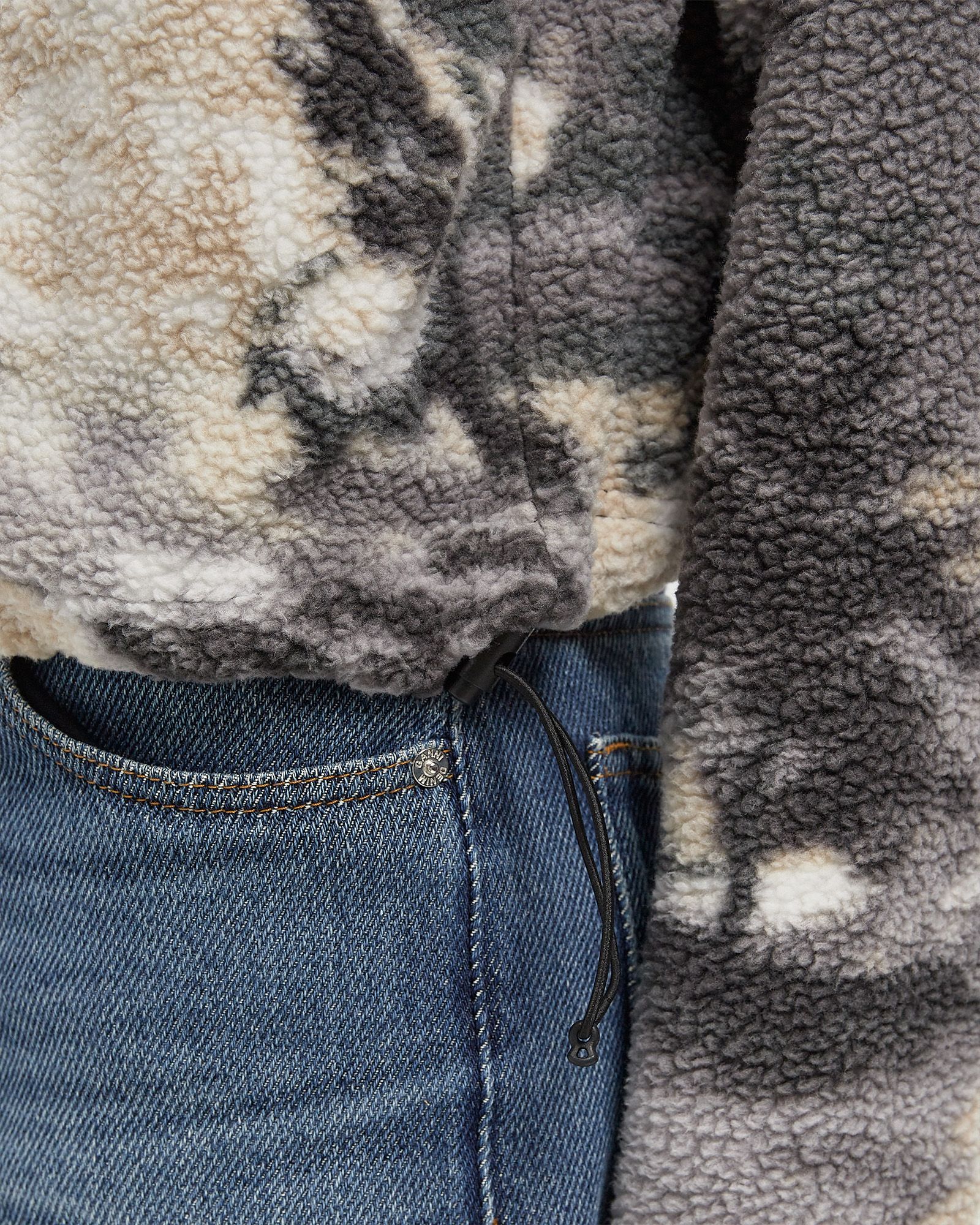 Helvetia II Printed Crop